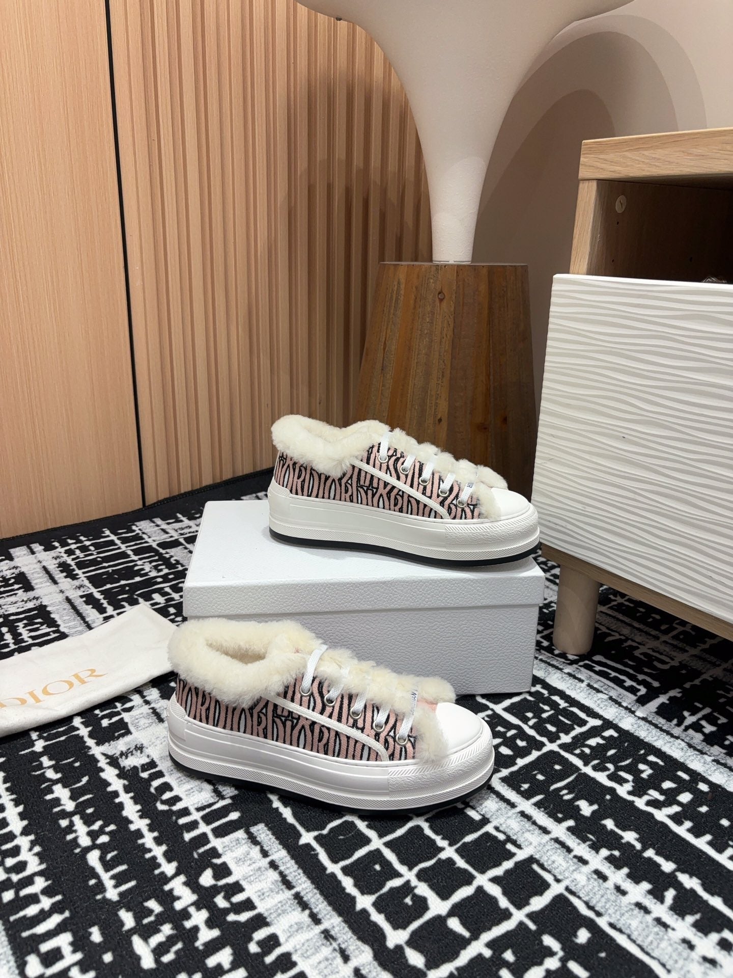 CD Walk'n'Dior Platform Sneaker Pale Pink Canvas And Fleece Lining