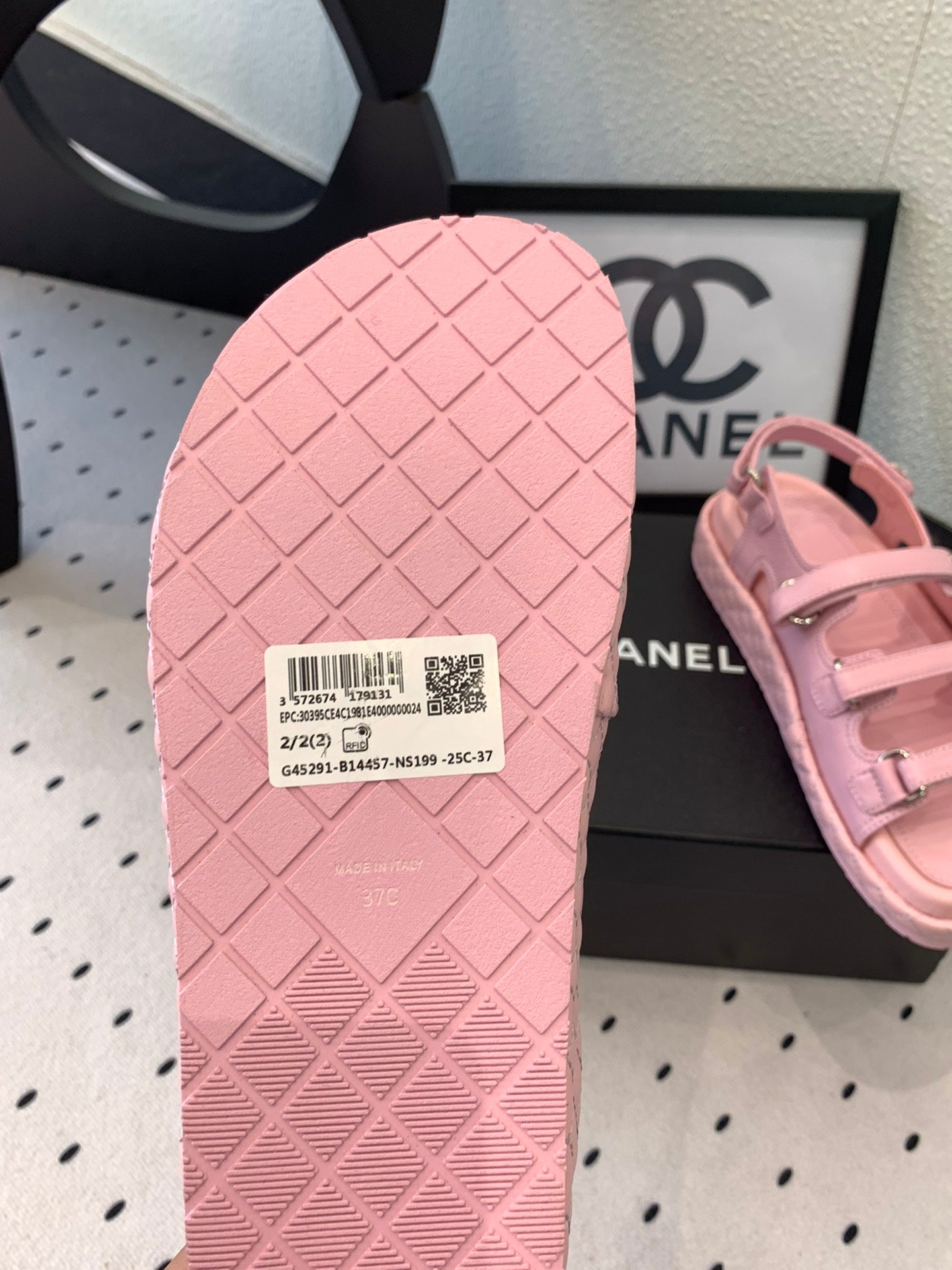 CC Sandals In Pink Lambskin 147000
