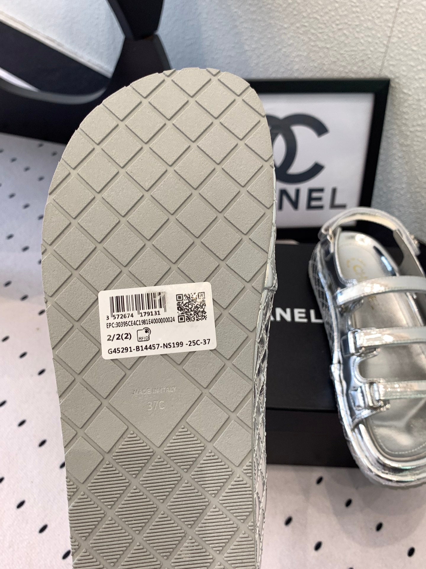 CC Sandals In Silver Lambskin 147001