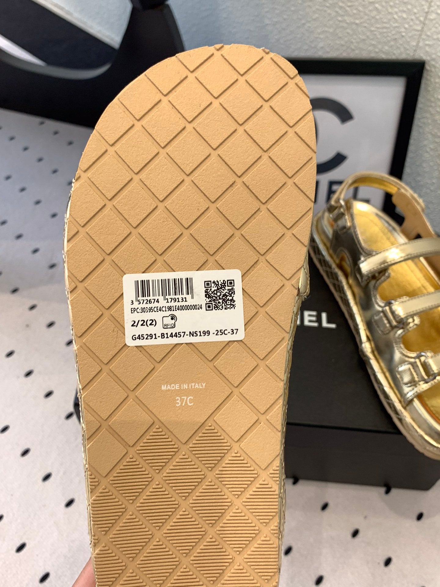 CC Sandals In Gold Lambskin 147002