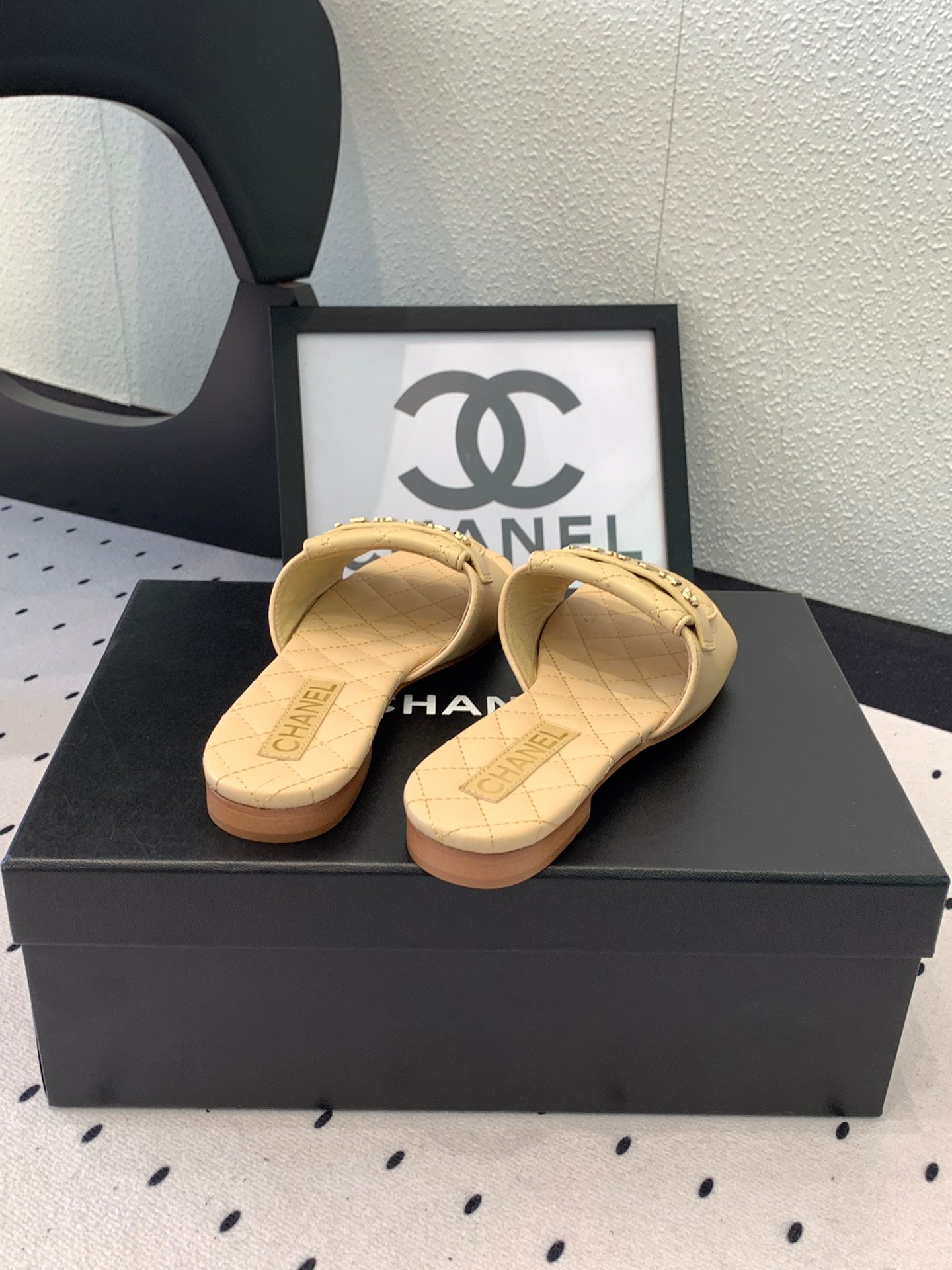 CC Slippers In Beige Quilted Cowhide 147026