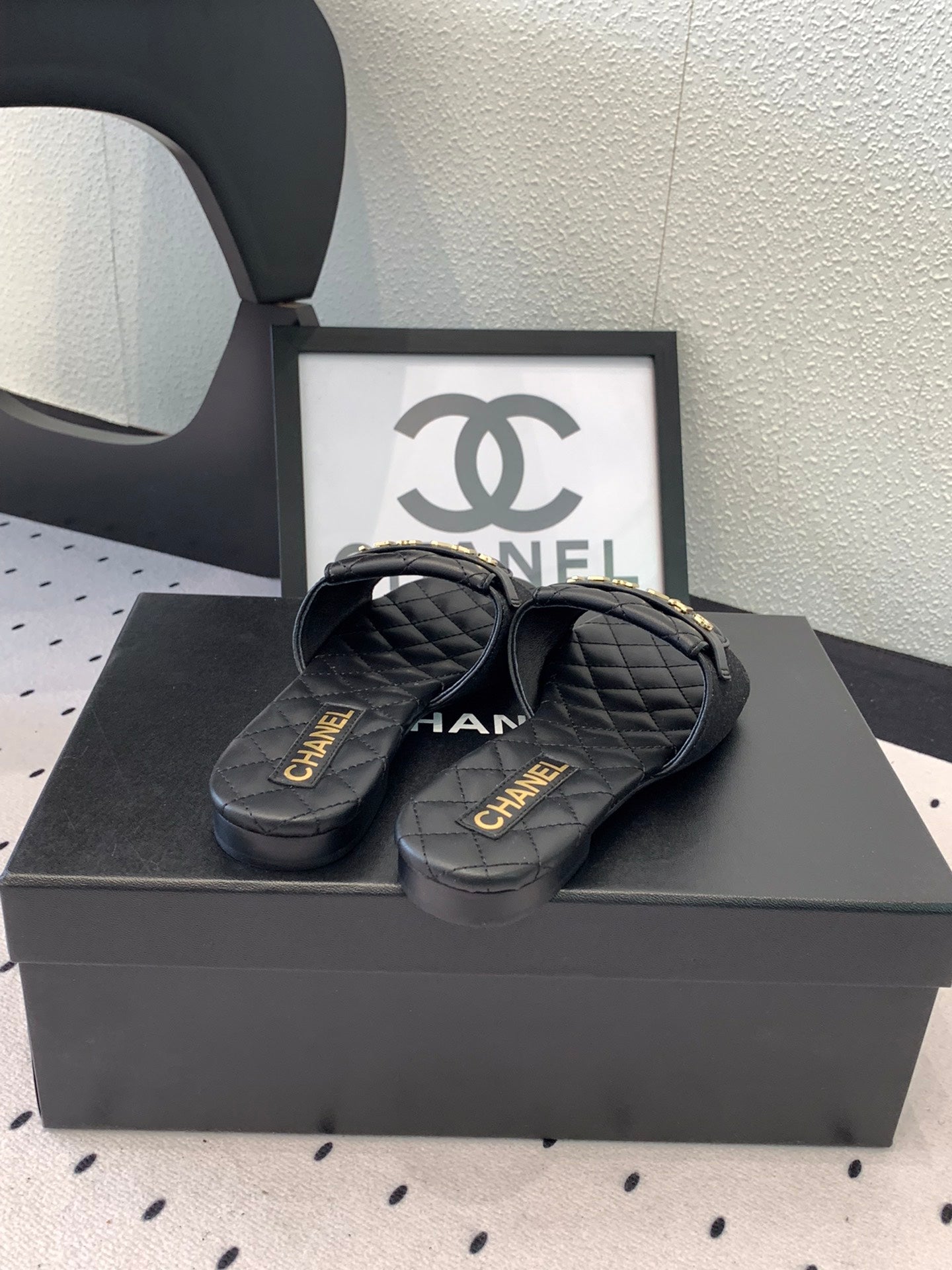 CC Slippers In Black Quilted Cowhide 147027