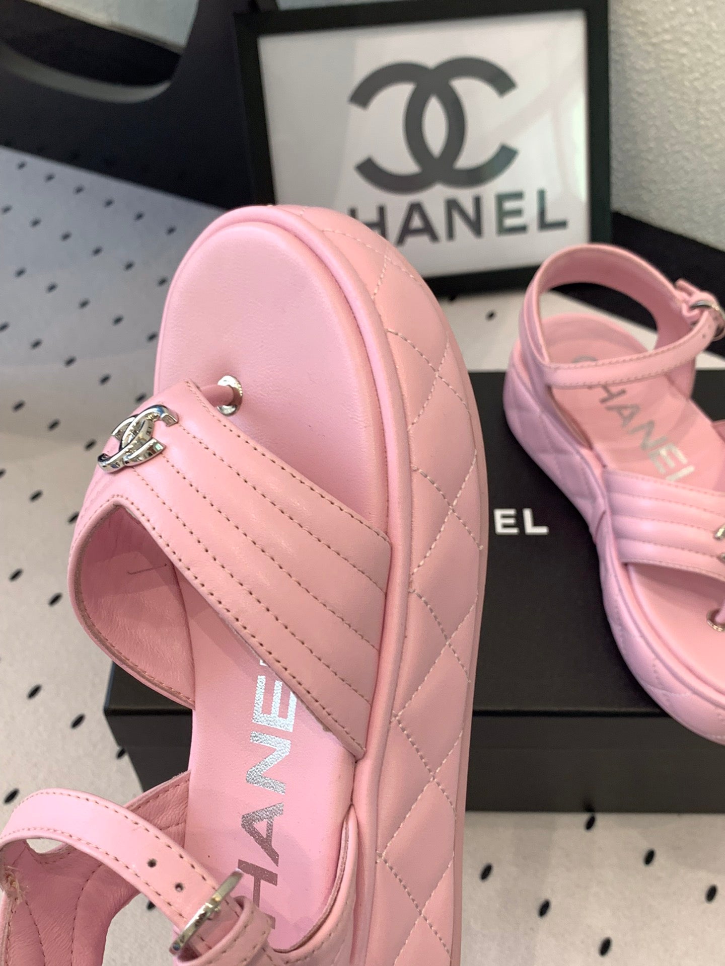 CC Thong Sandals In Pink Lambskin 147035