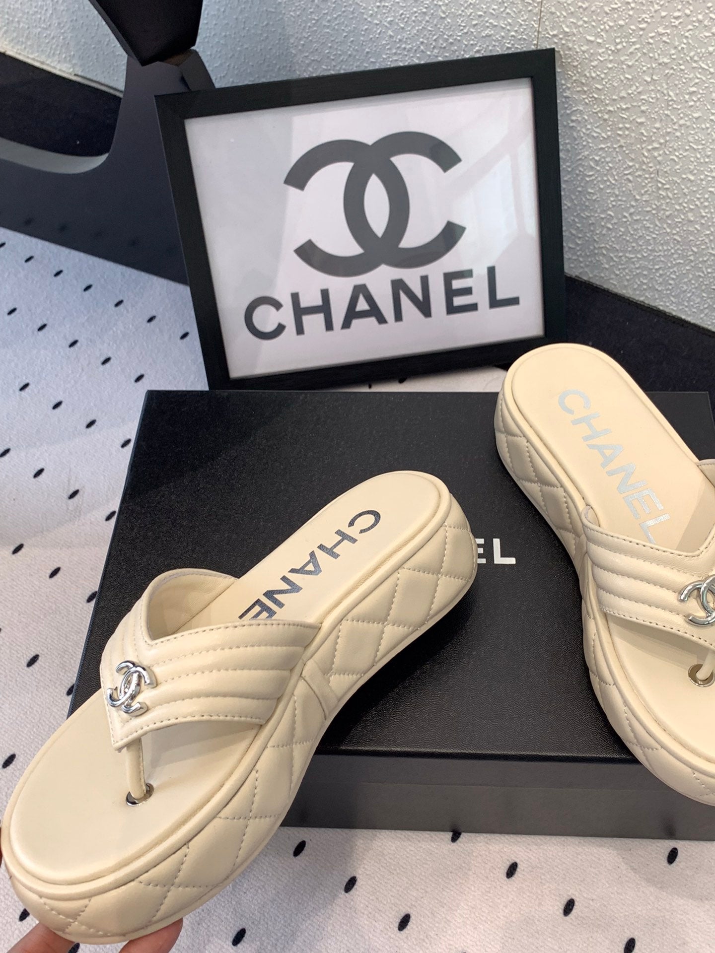 CC Thong Slippers In Ivory White Lambskin 147047