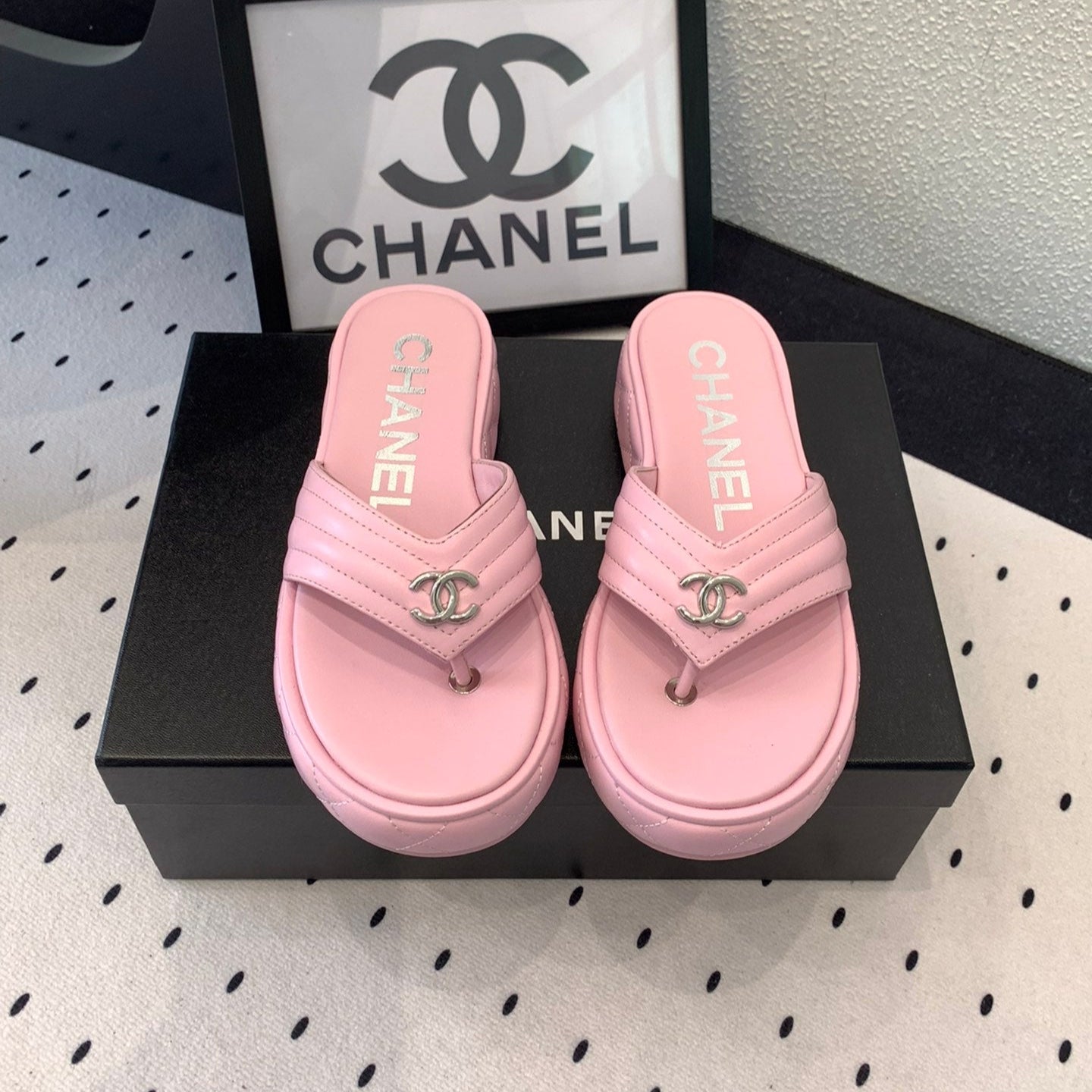 CC Thong Slippers In Pink Lambskin 147049