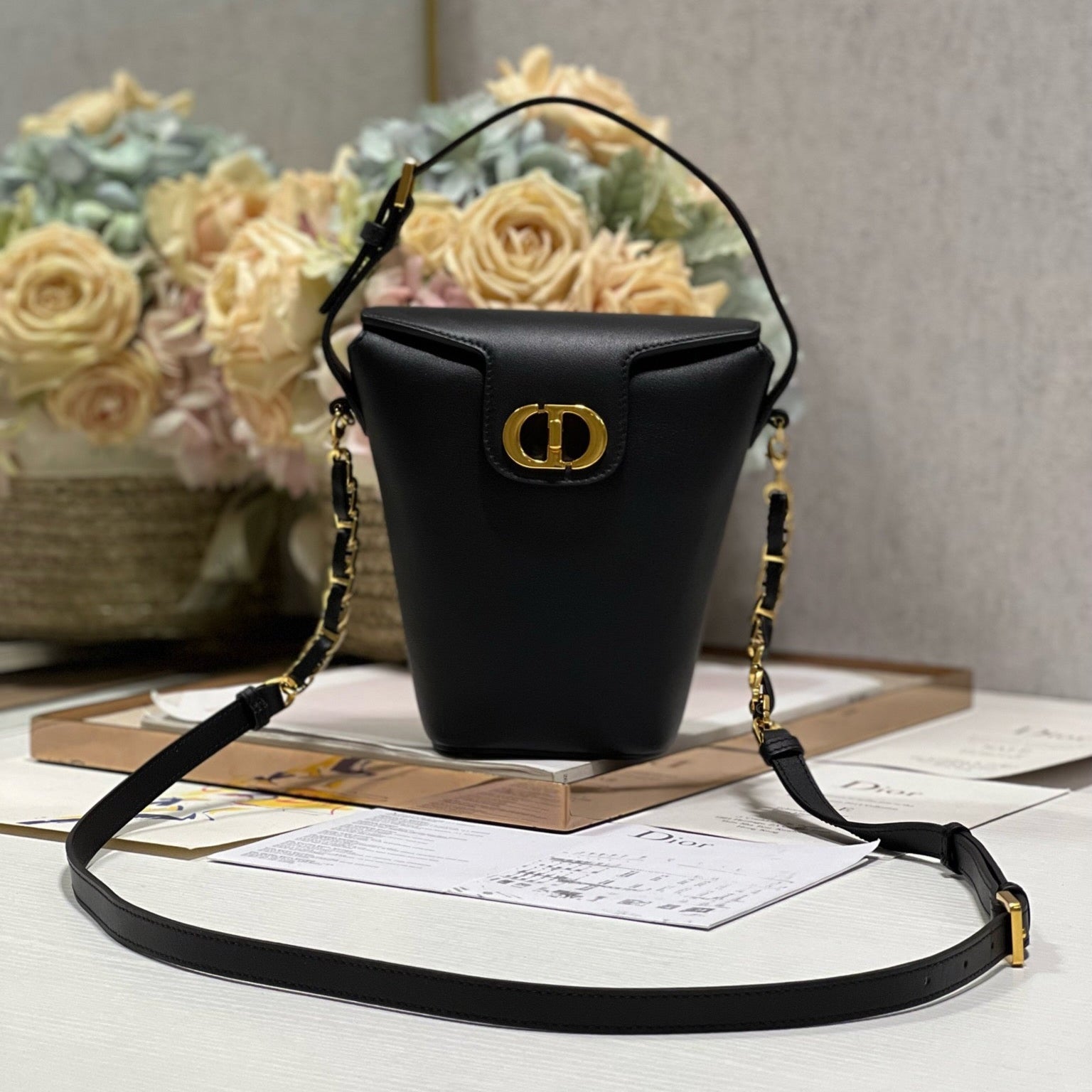 CD  Montaigne Large Chain Bucket Bag Black Calfskin 336800