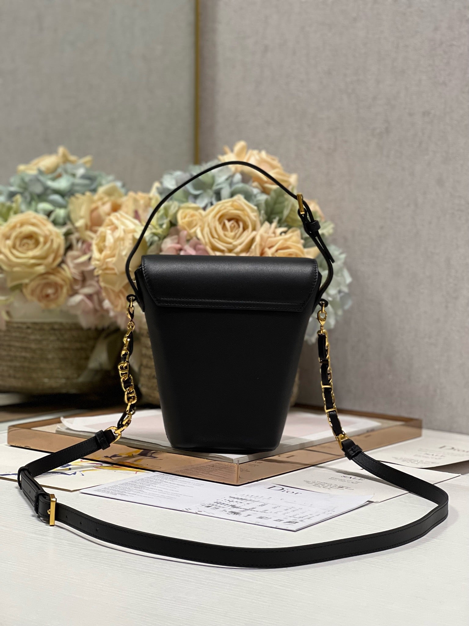 CD  Montaigne Large Chain Bucket Bag Black Calfskin 336800