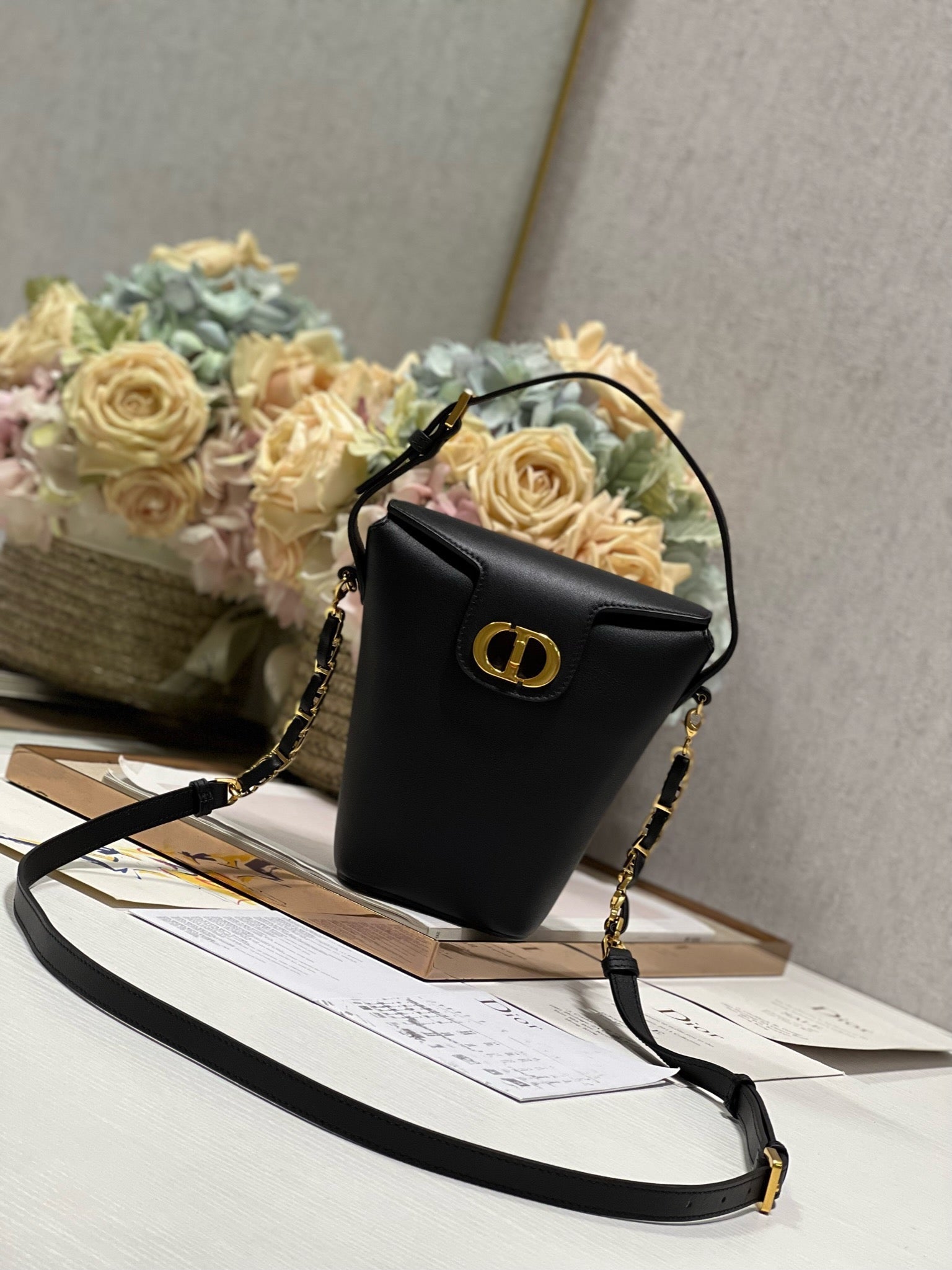 CD  Montaigne Large Chain Bucket Bag Black Calfskin 336800
