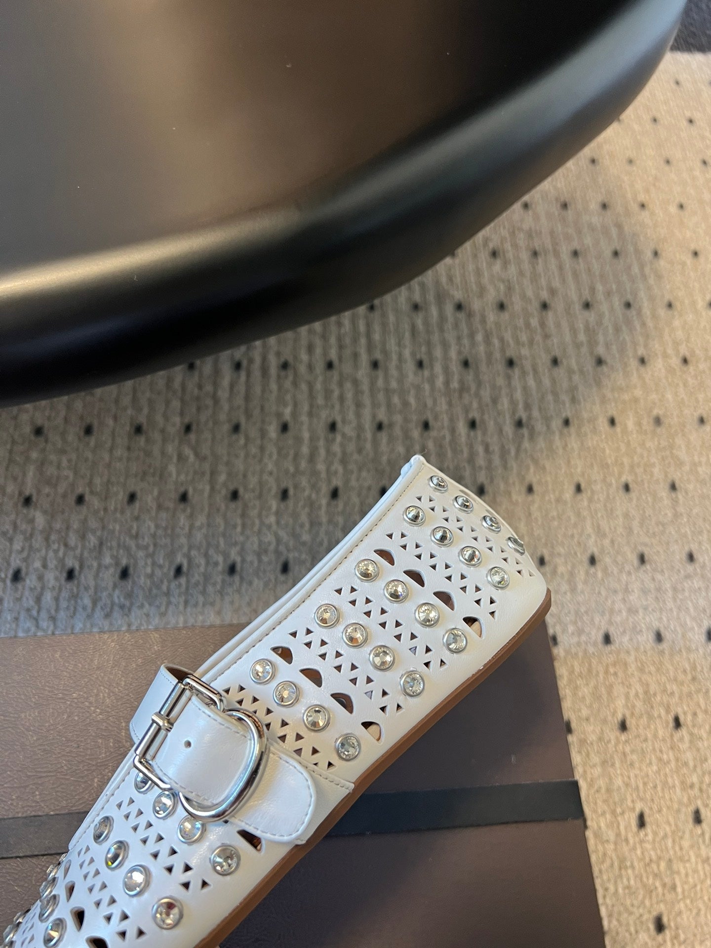 Alaia 25 Vienne With Strass Ballet Flats White Lambskin 303721