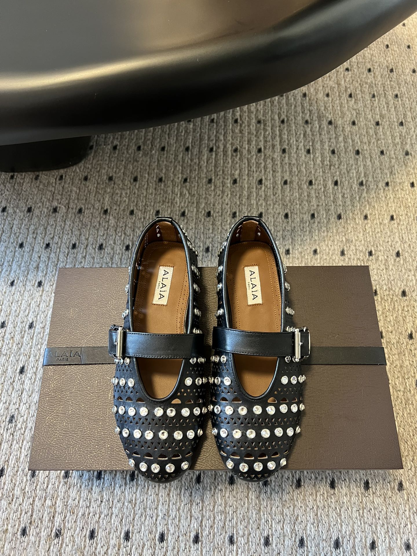 Alaia 25 Vienne With Strass Ballet Flats Black Lambskin 303722