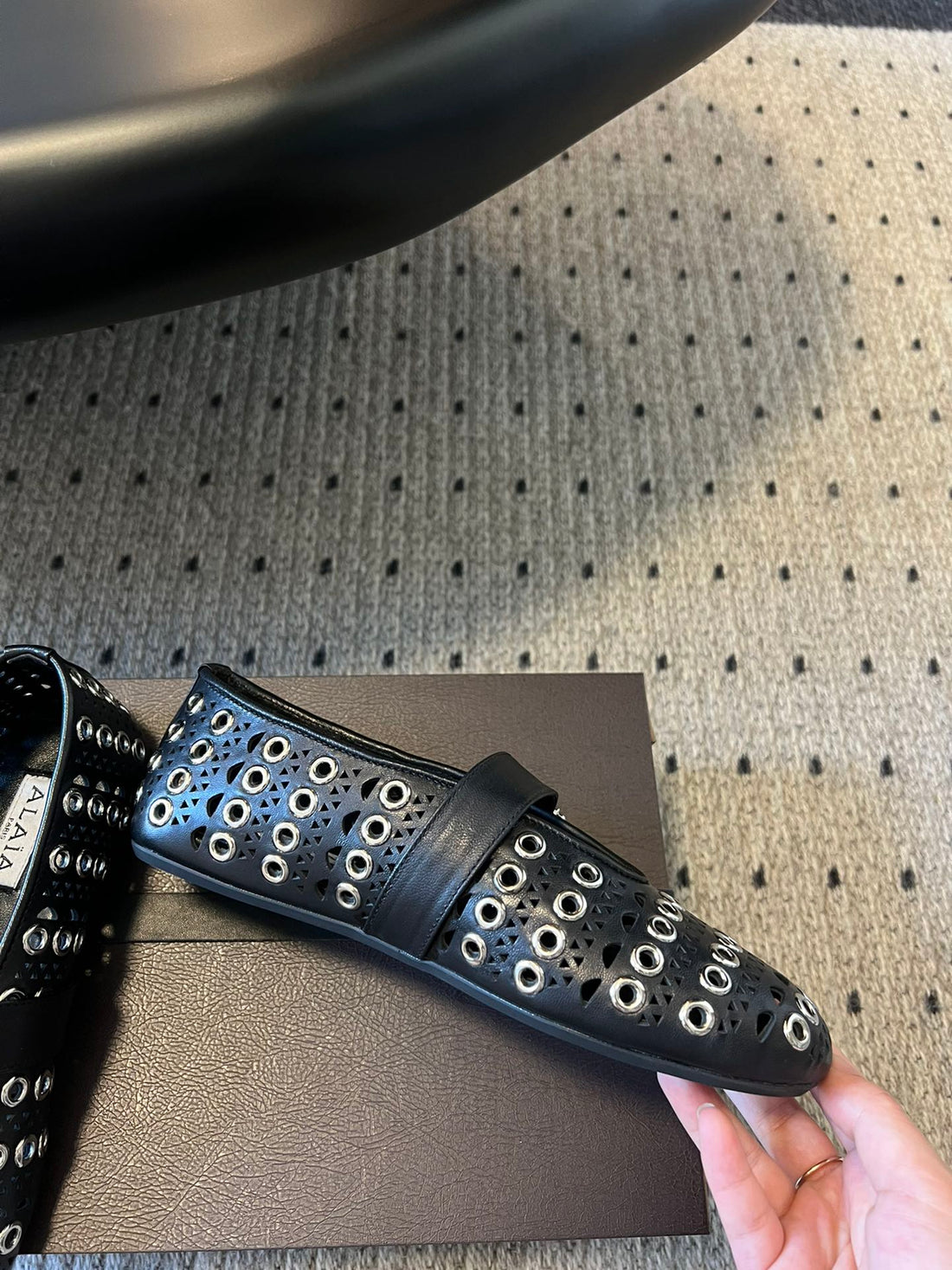 Alaia 25 Vienne With Eyelets Ballet Flats Black Lambskin 303720