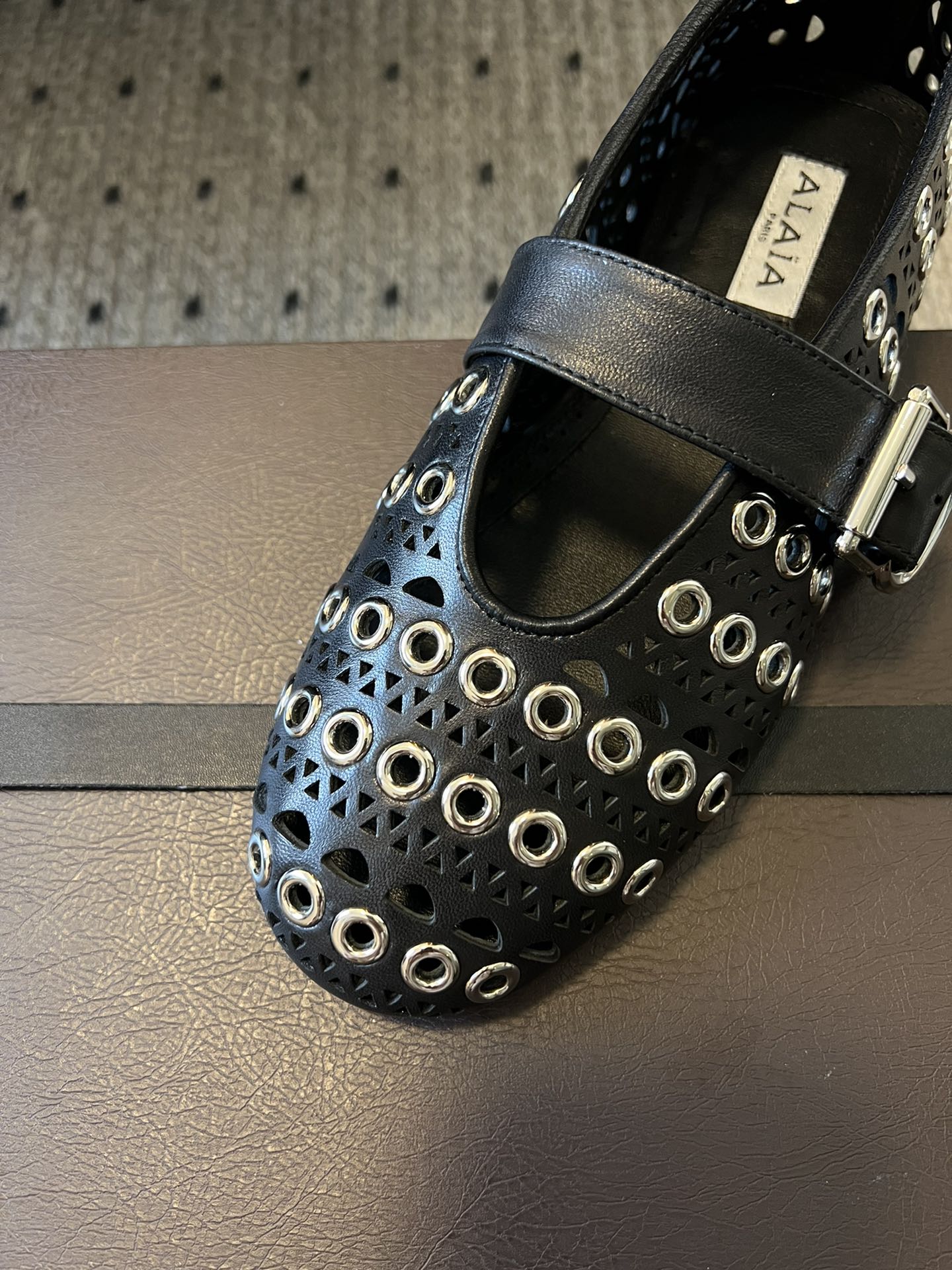 Alaia 25 Vienne With Eyelets Ballet Flats Black Lambskin 303720