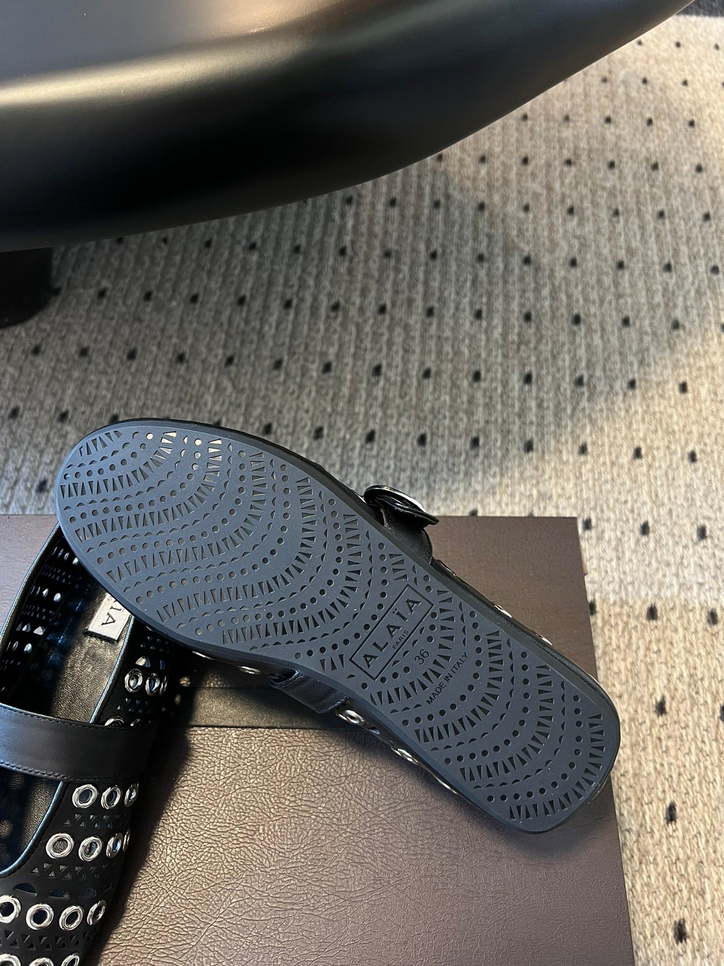 Alaia 25 Vienne With Eyelets Ballet Flats Black Lambskin 303720