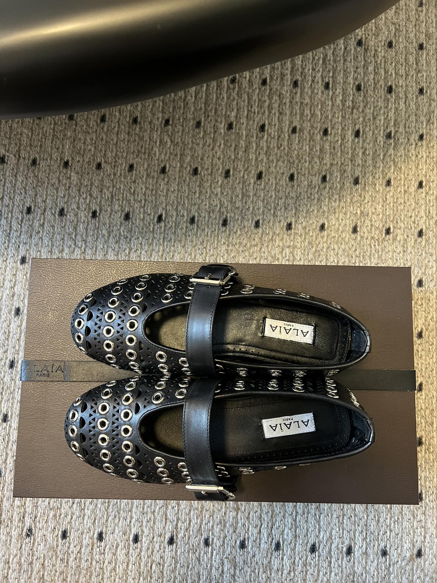 Alaia 25 Vienne With Eyelets Ballet Flats Black Lambskin 303720