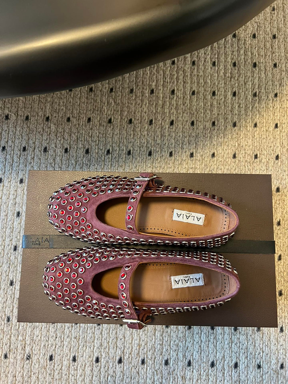 Alaia 25 Strass Ballet Flats Garnet Red Suede Goatskin 303725