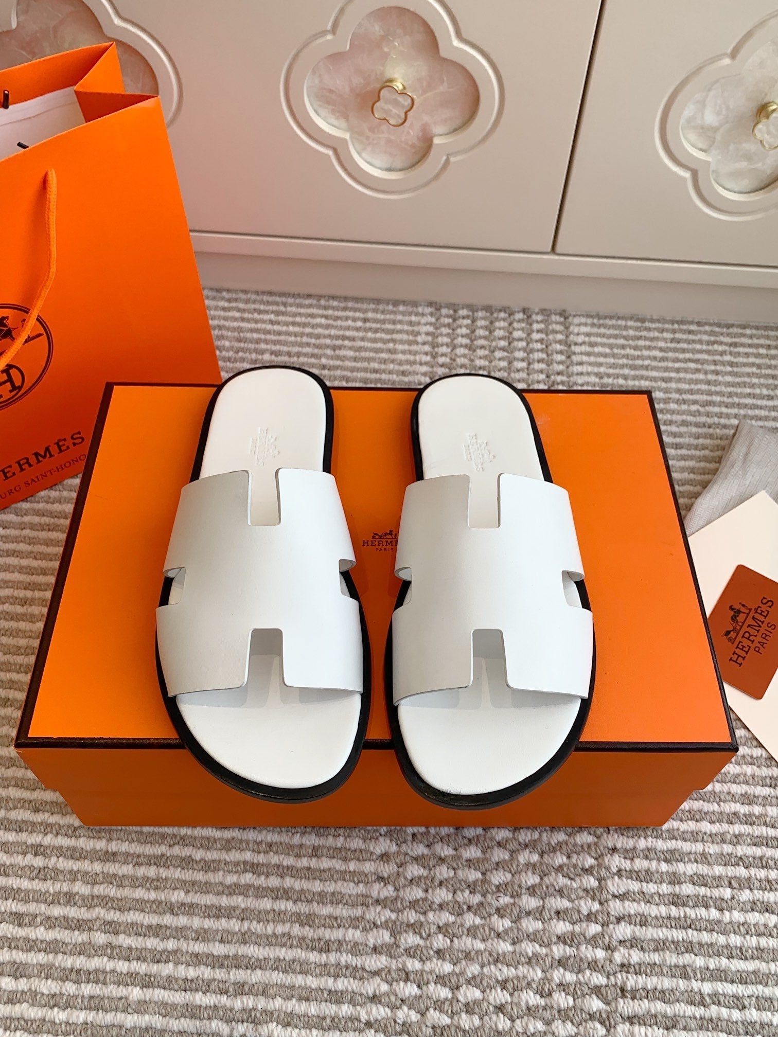 HM Izmir White Calfskin