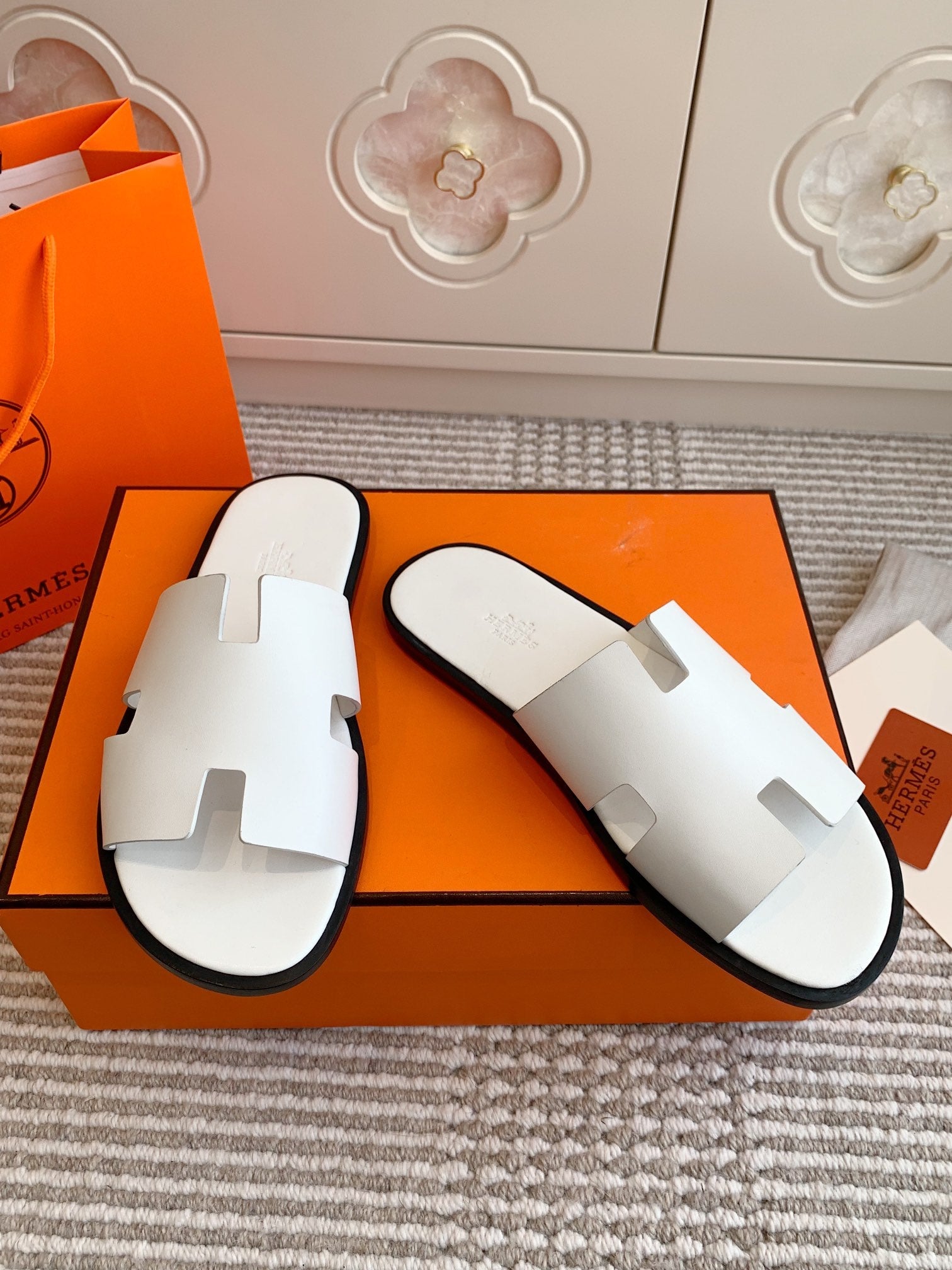 HM Izmir White Calfskin