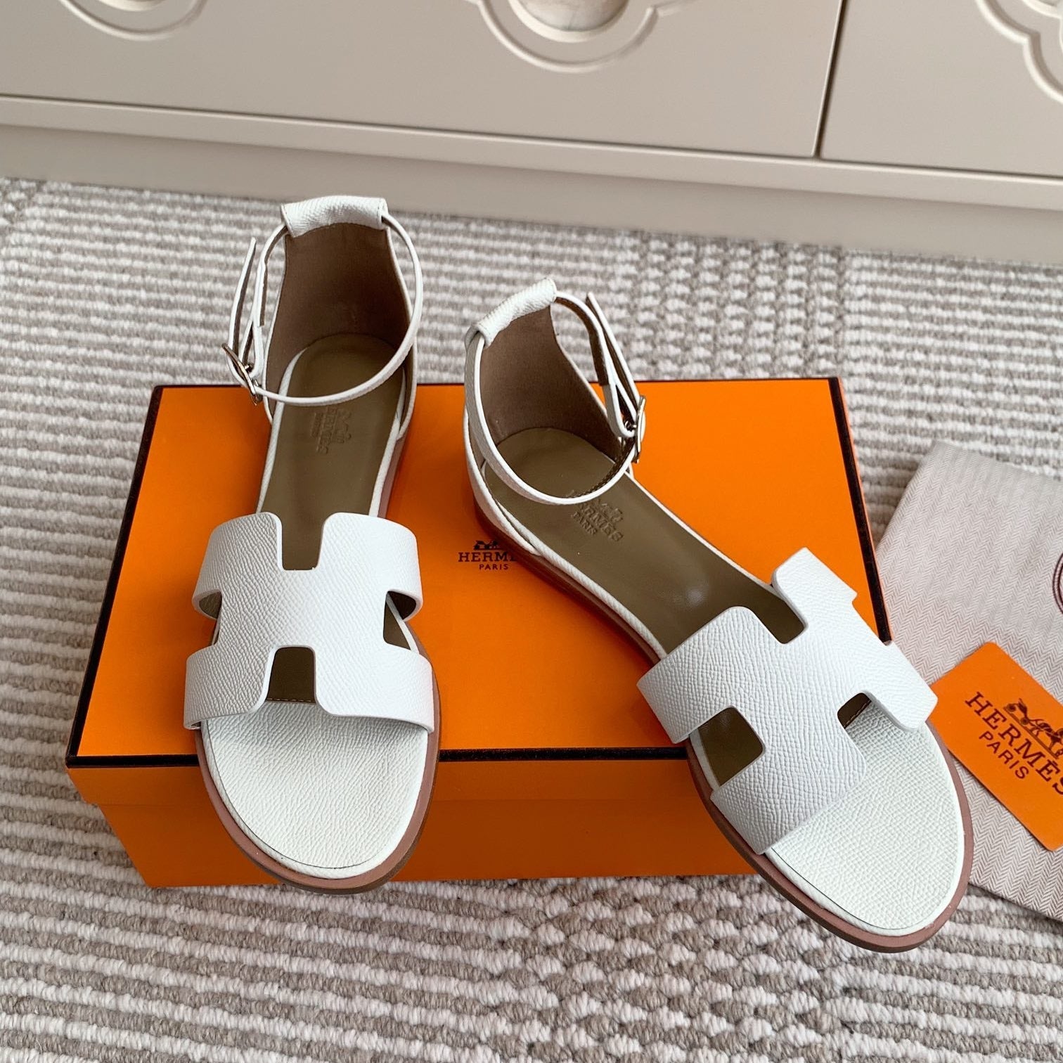 HM 25 Santorini White Epsom Leather Etoupe Calfskin