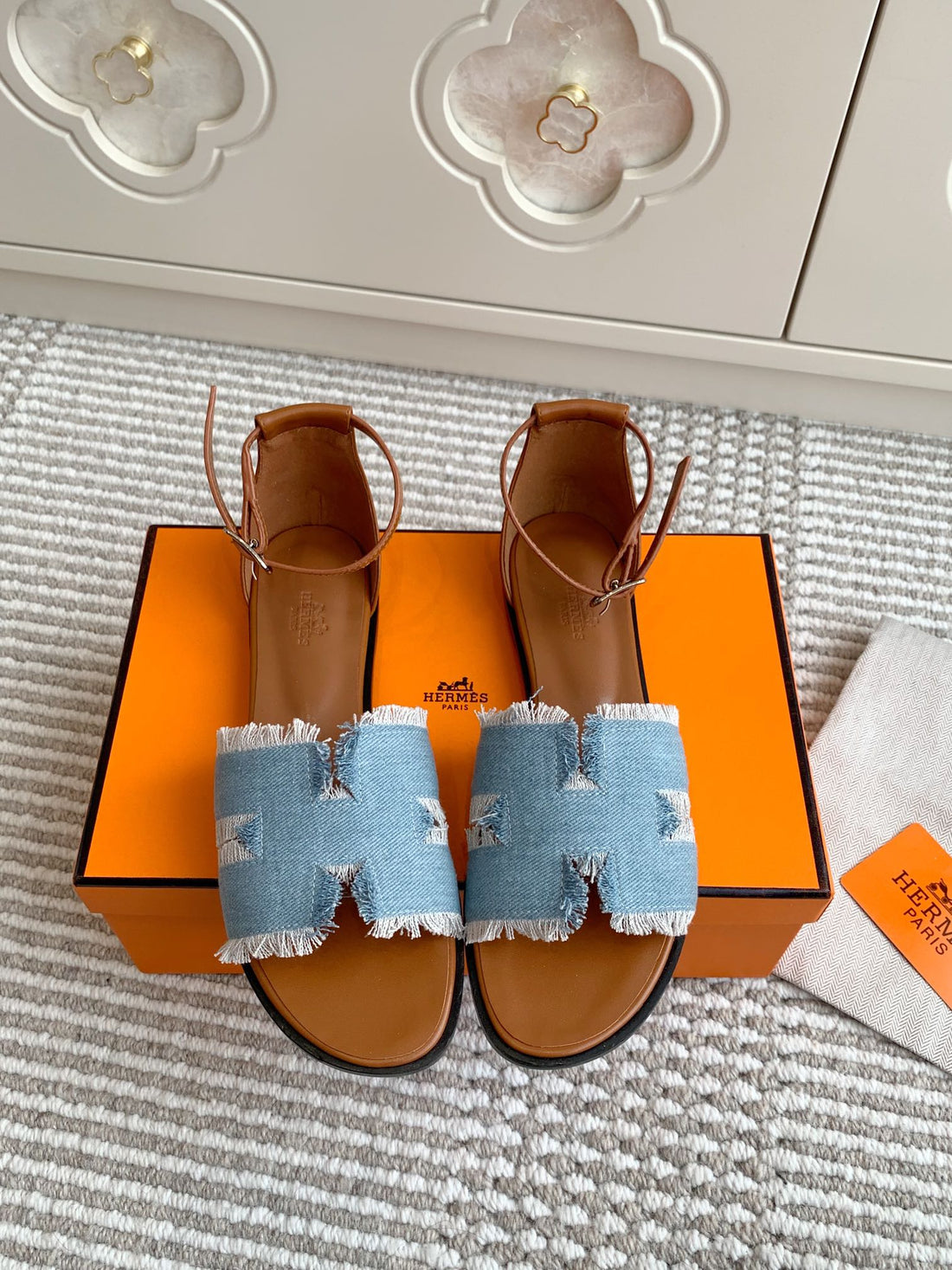 HM 25 Santorini Light Blue Denim Gold Calfskin