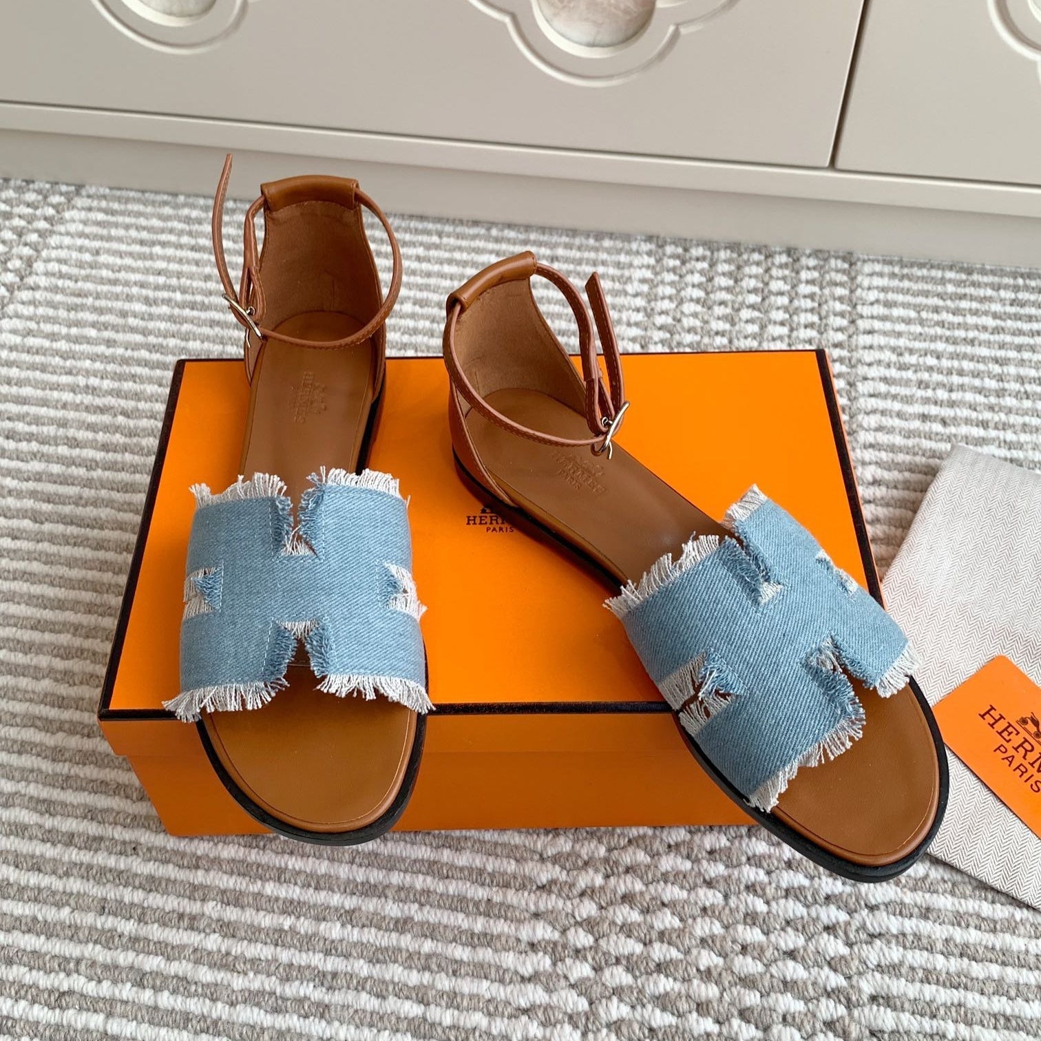 HM 25 Santorini Light Blue Denim Gold Calfskin