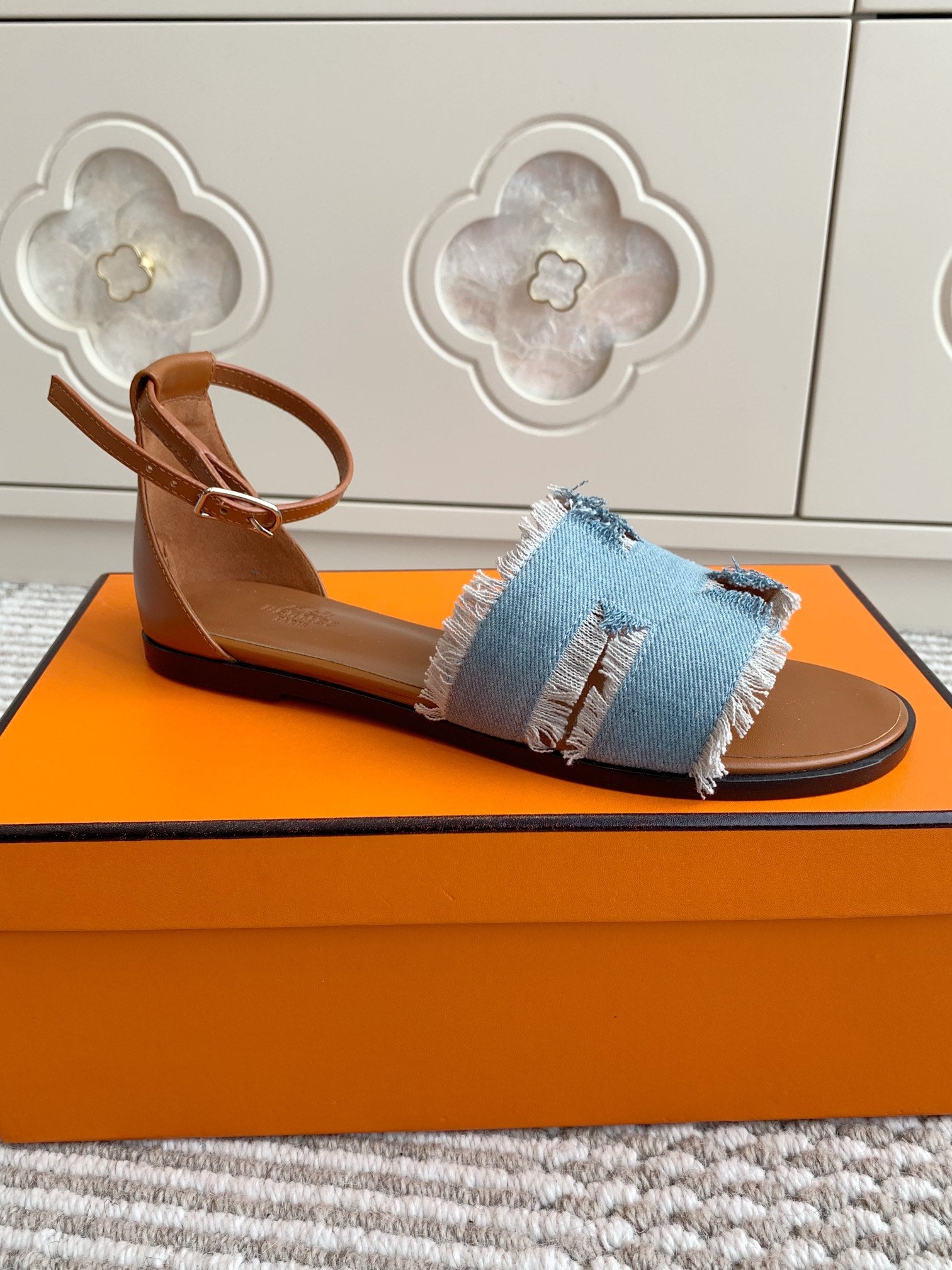 HM 25 Santorini Light Blue Denim Gold Calfskin