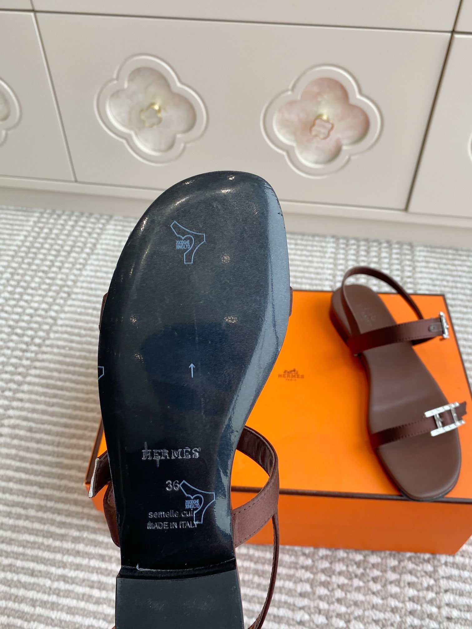 HM Cristal Sandals Brown Calfskin 291445