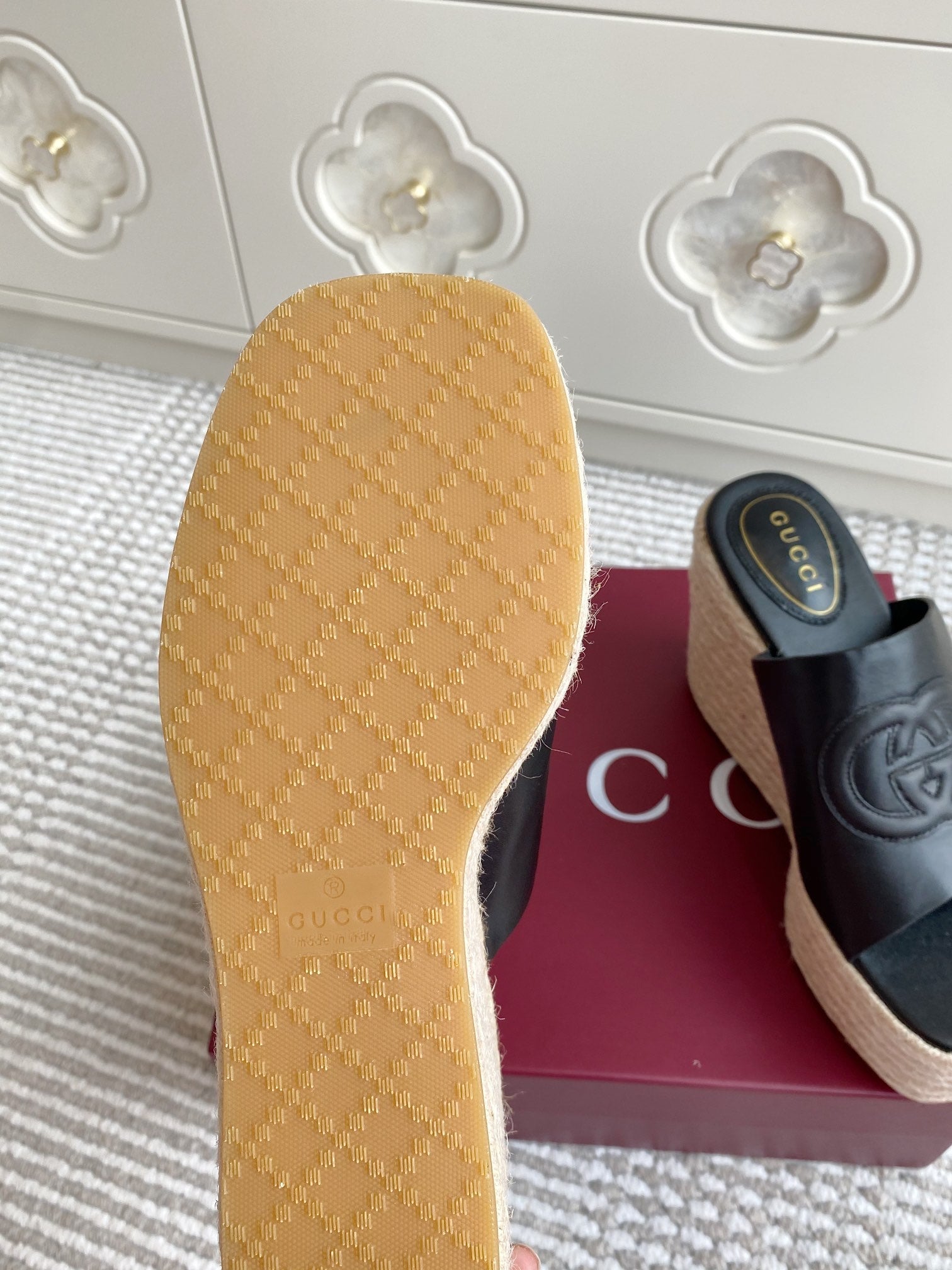 GC 25 Interlocking G Sandal Black Cord Cowhide 291031