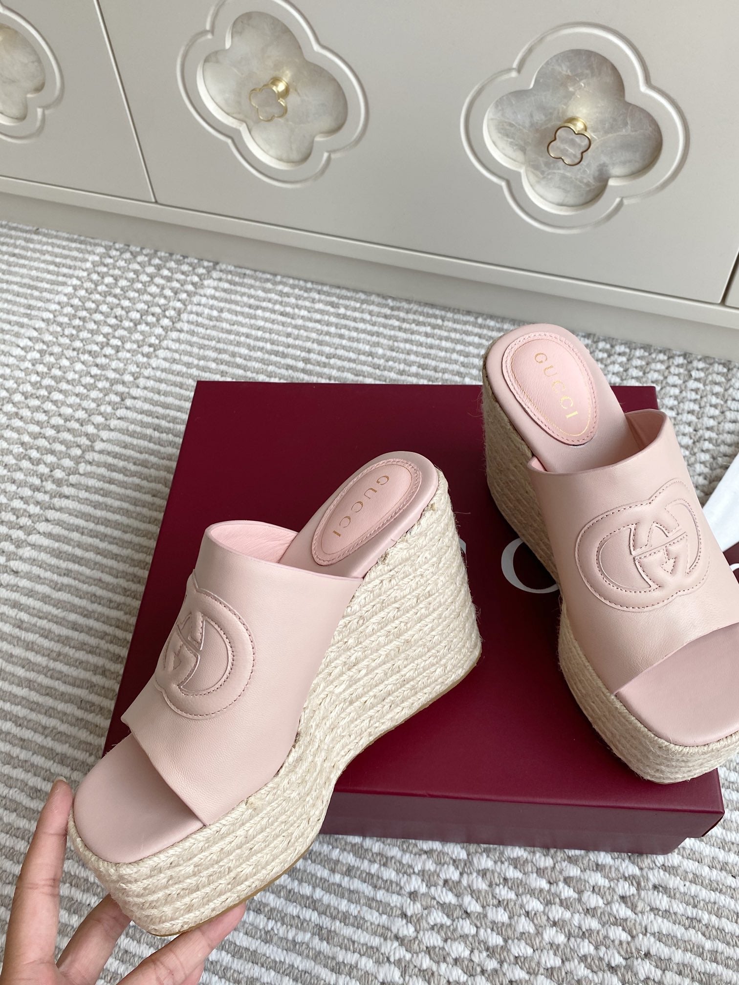 GC 25 Interlocking G Sandal Pink Cord Cowhide 291032