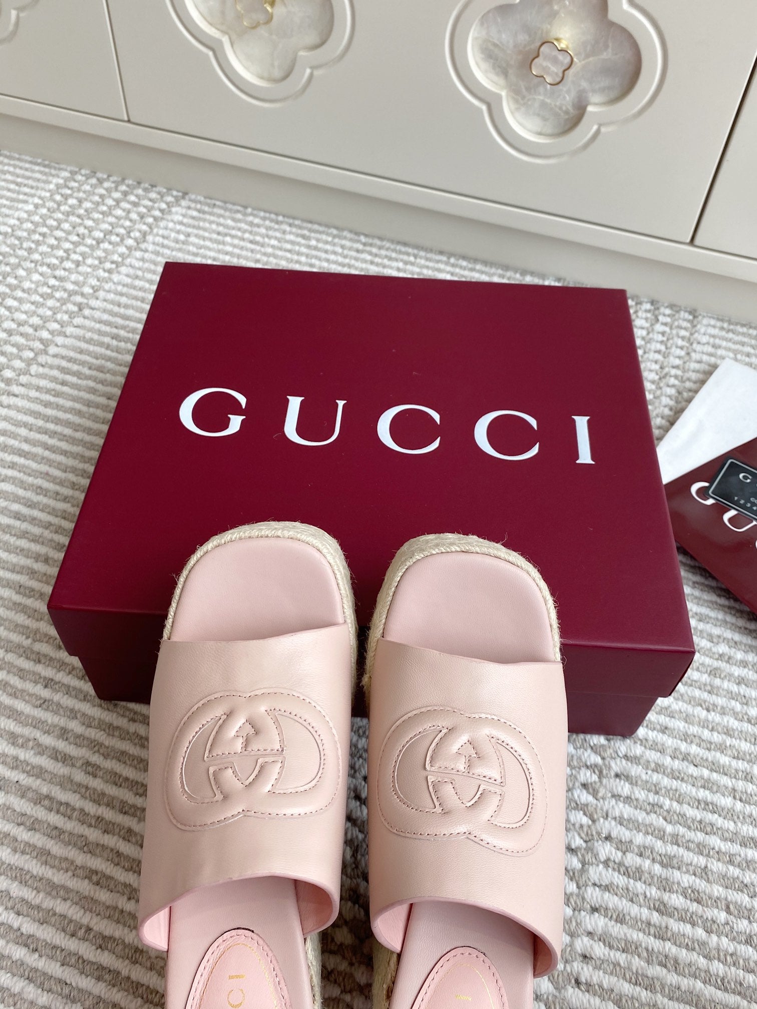 GC 25 Interlocking G Sandal Pink Cord Cowhide 291032