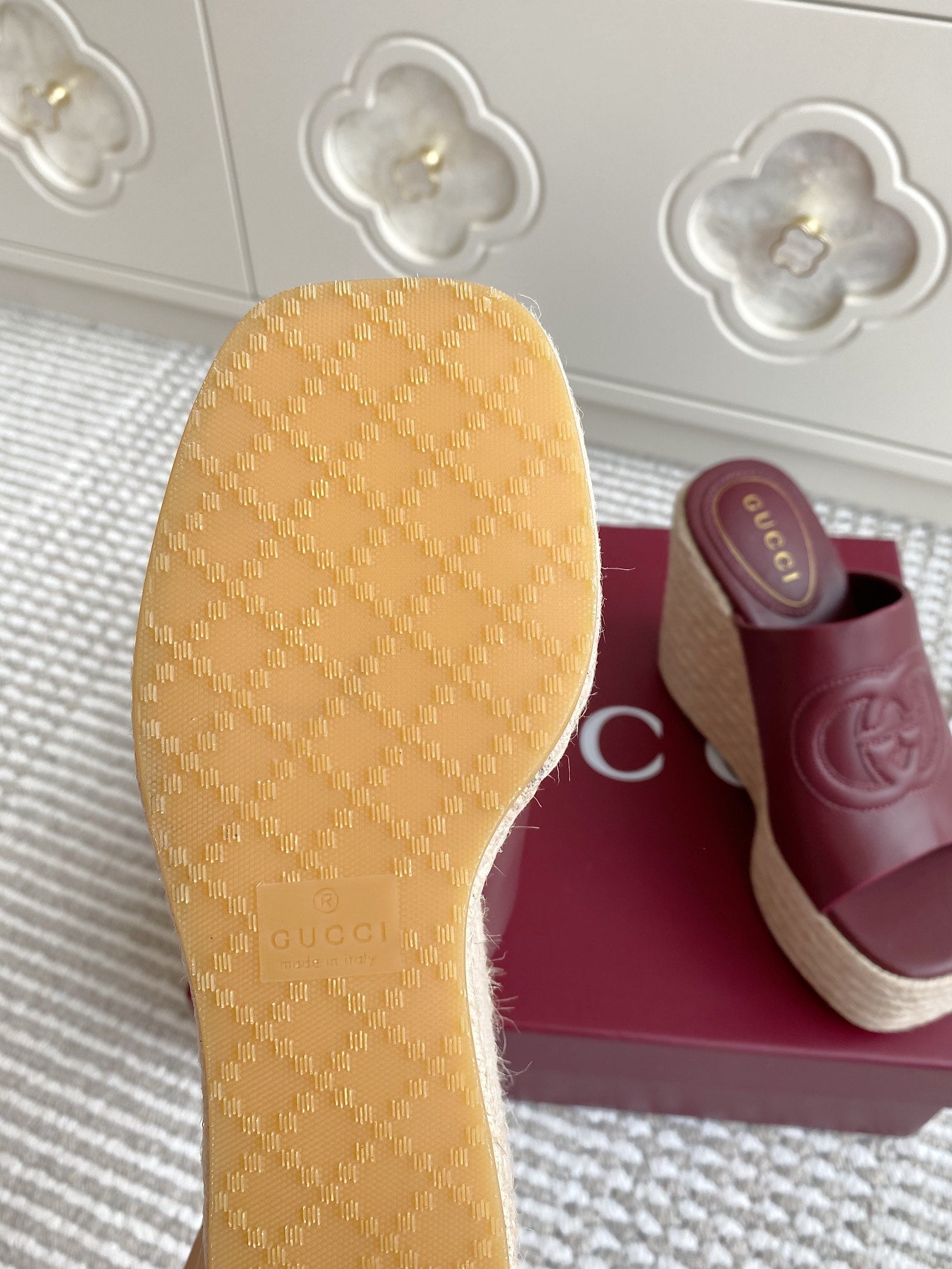 GC 25 Interlocking G Sandal Red Burgundy Cord Cowhide 291033