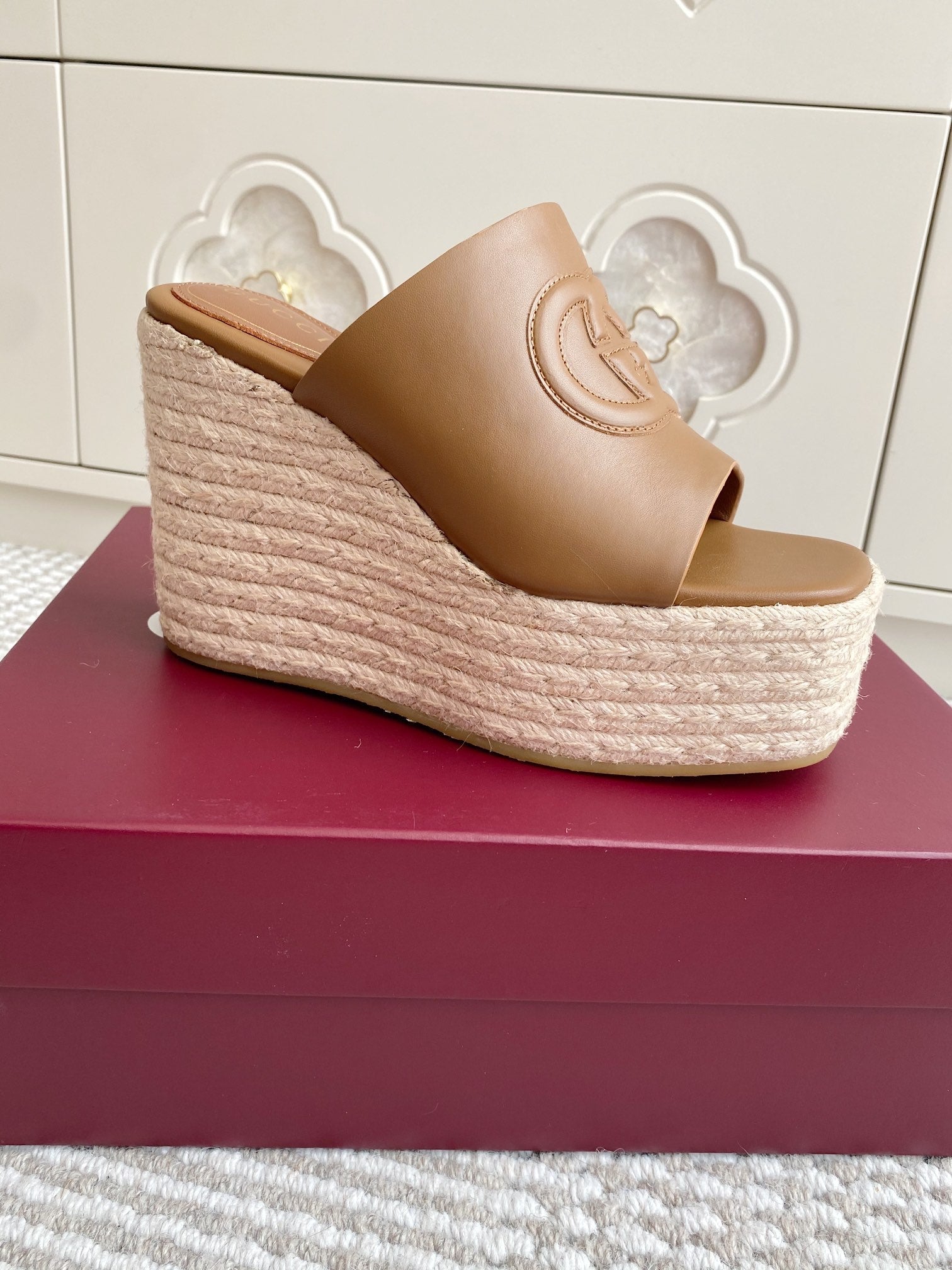 GC 25 Interlocking G Sandal Brown Cord Cowhide 291035