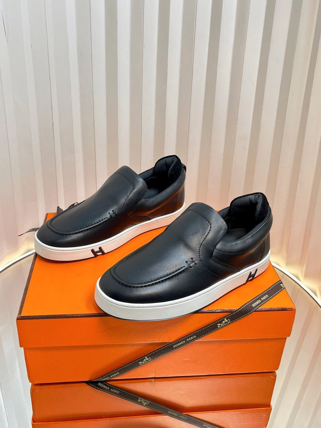 HM British Retro Loafers Black Suede 317075