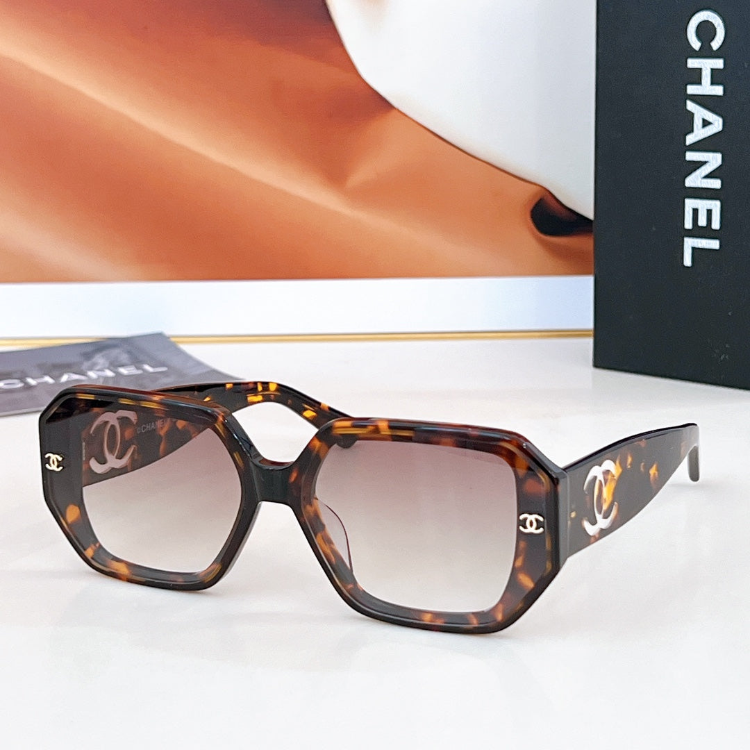 Chanel Sunglasses 647695