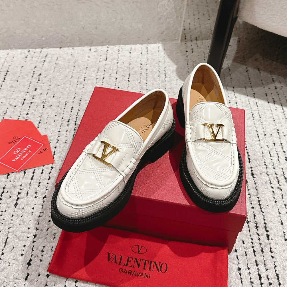 VT Vlogo Loafer White Patent Leather
