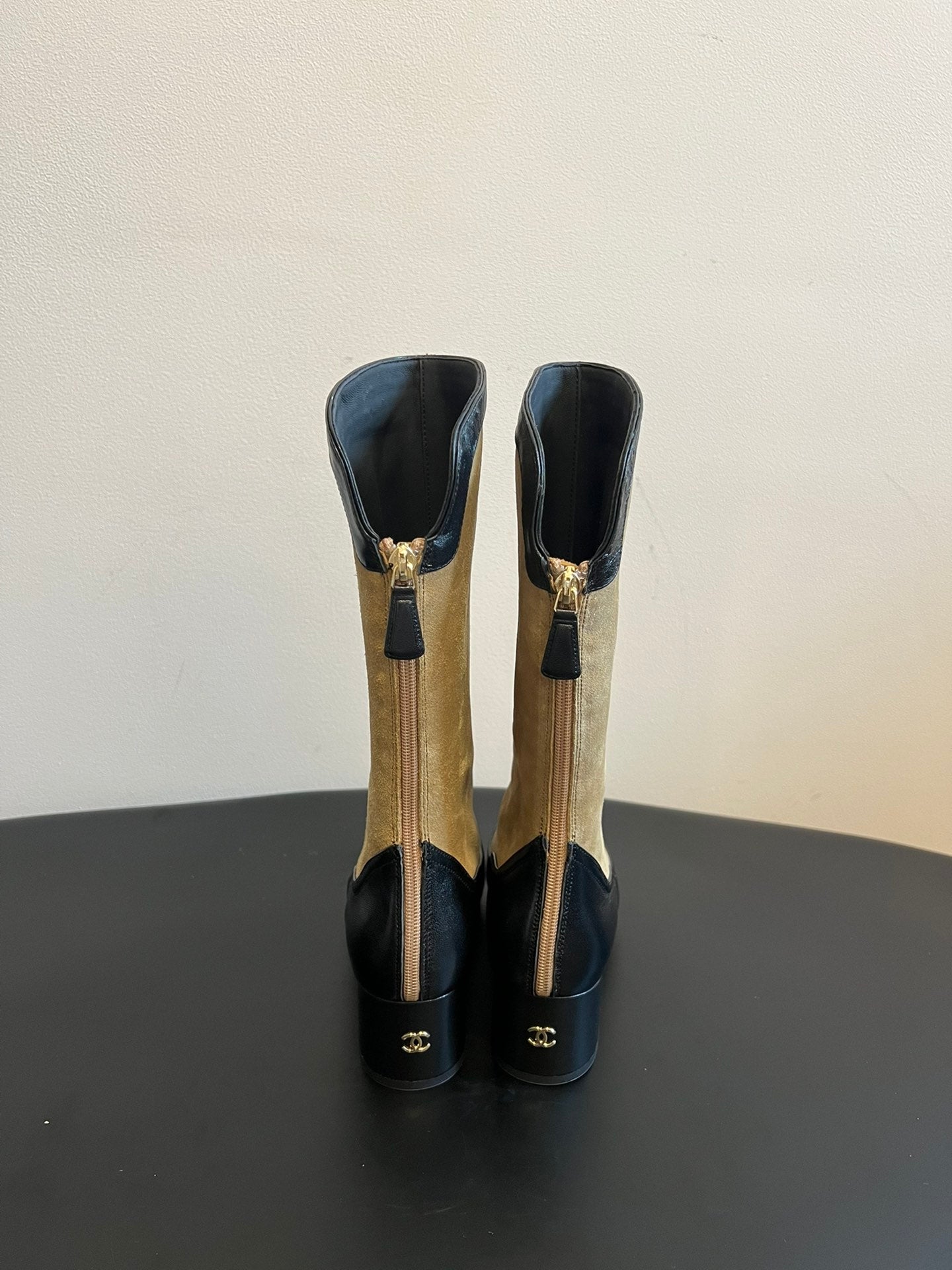 CC 25 Martin Boot Beige Suede Sheepskin 408609