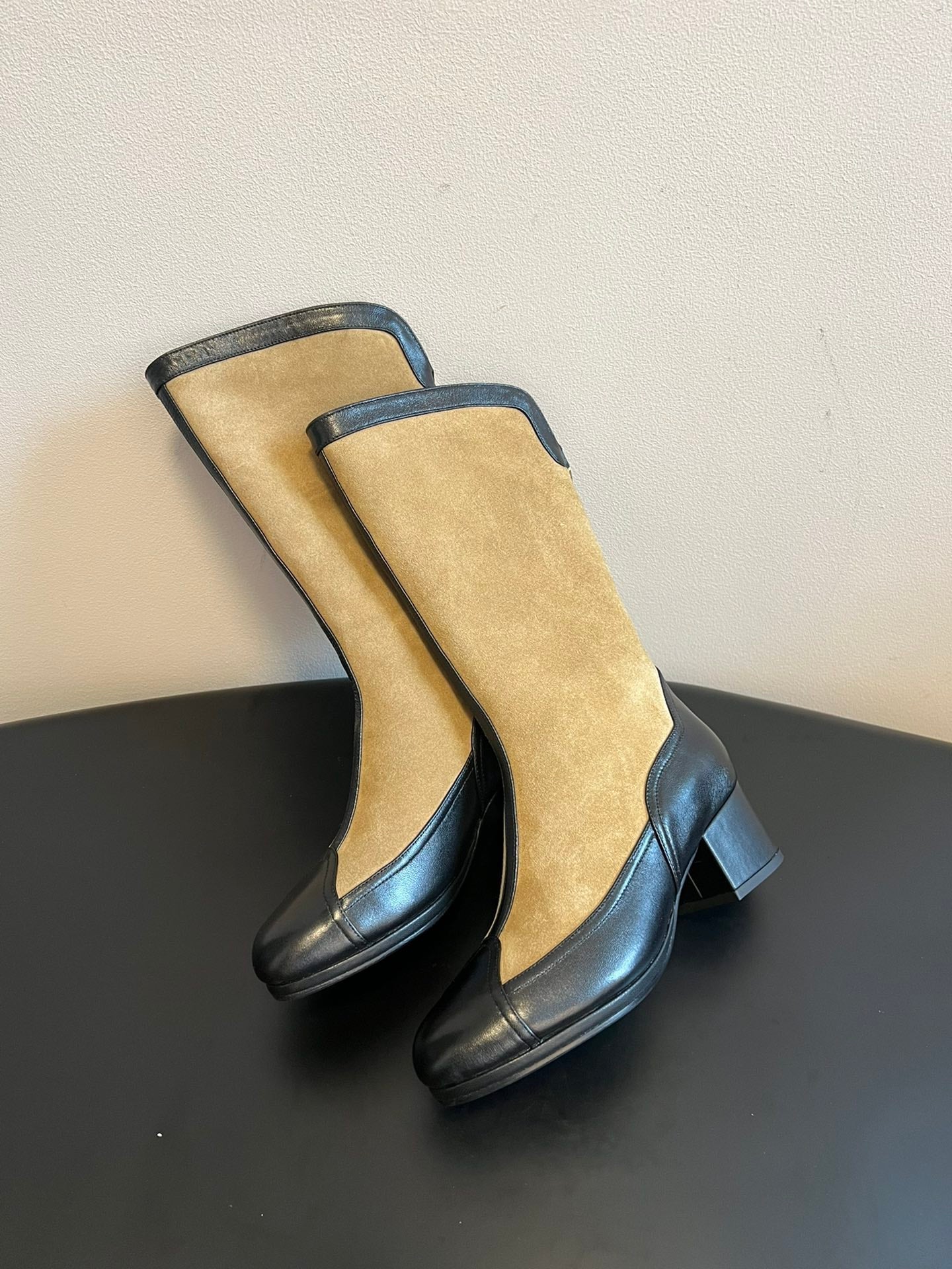 CC 25 Martin Boot Beige Suede Sheepskin 408609