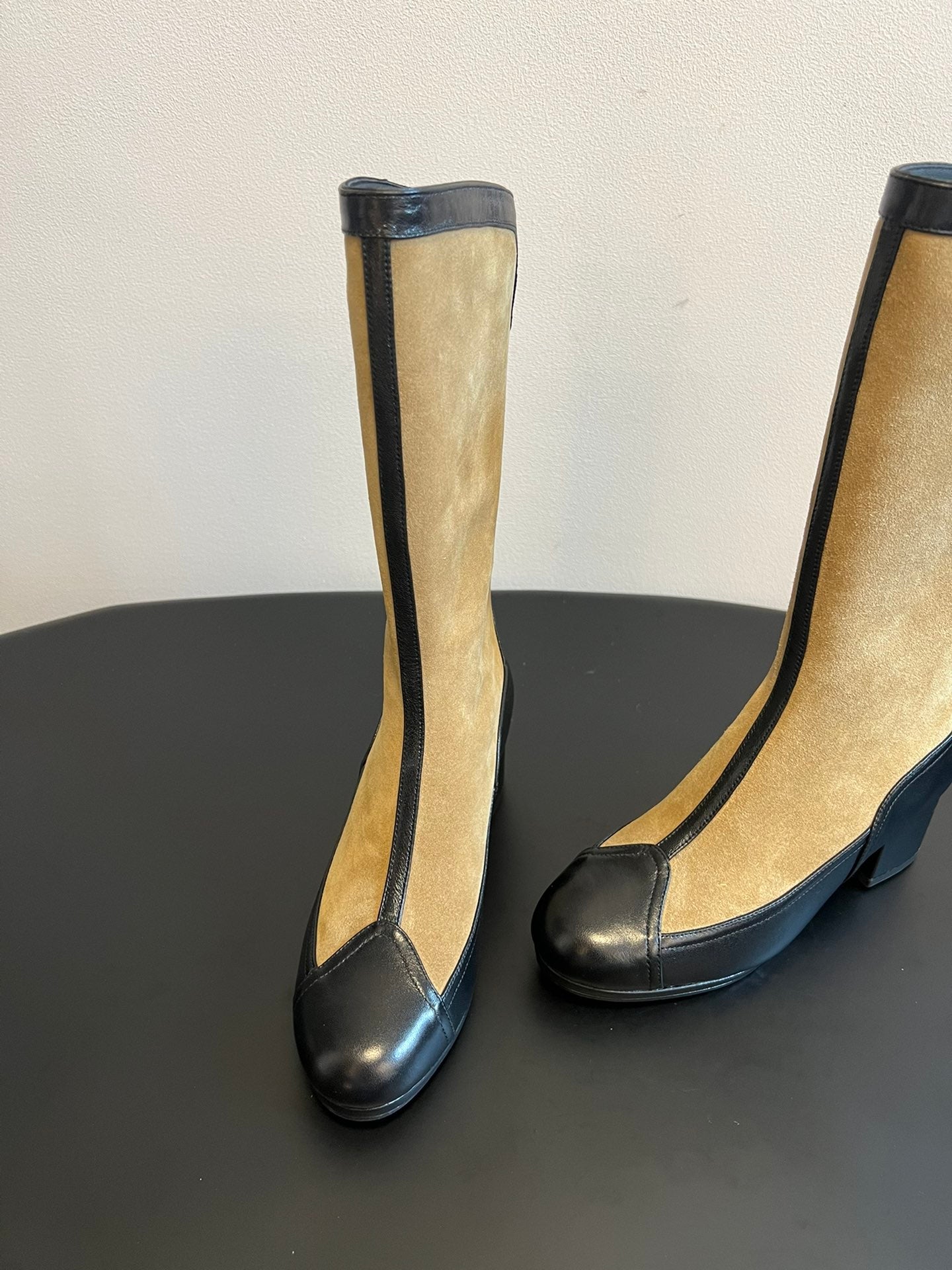 CC 25 Martin Boot Beige Suede Sheepskin 408609