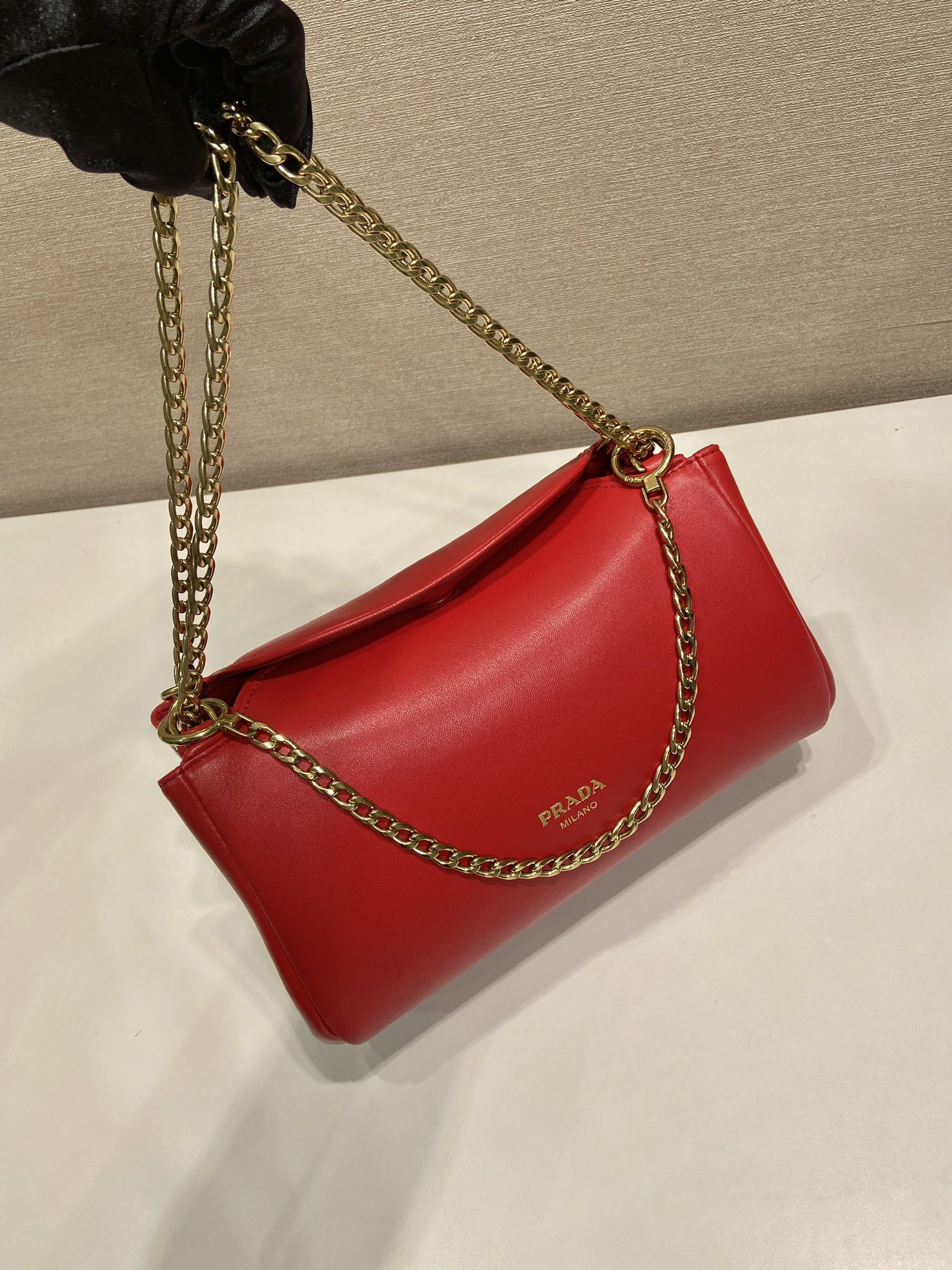 PRA Tumulte bag 24 red leather  280840