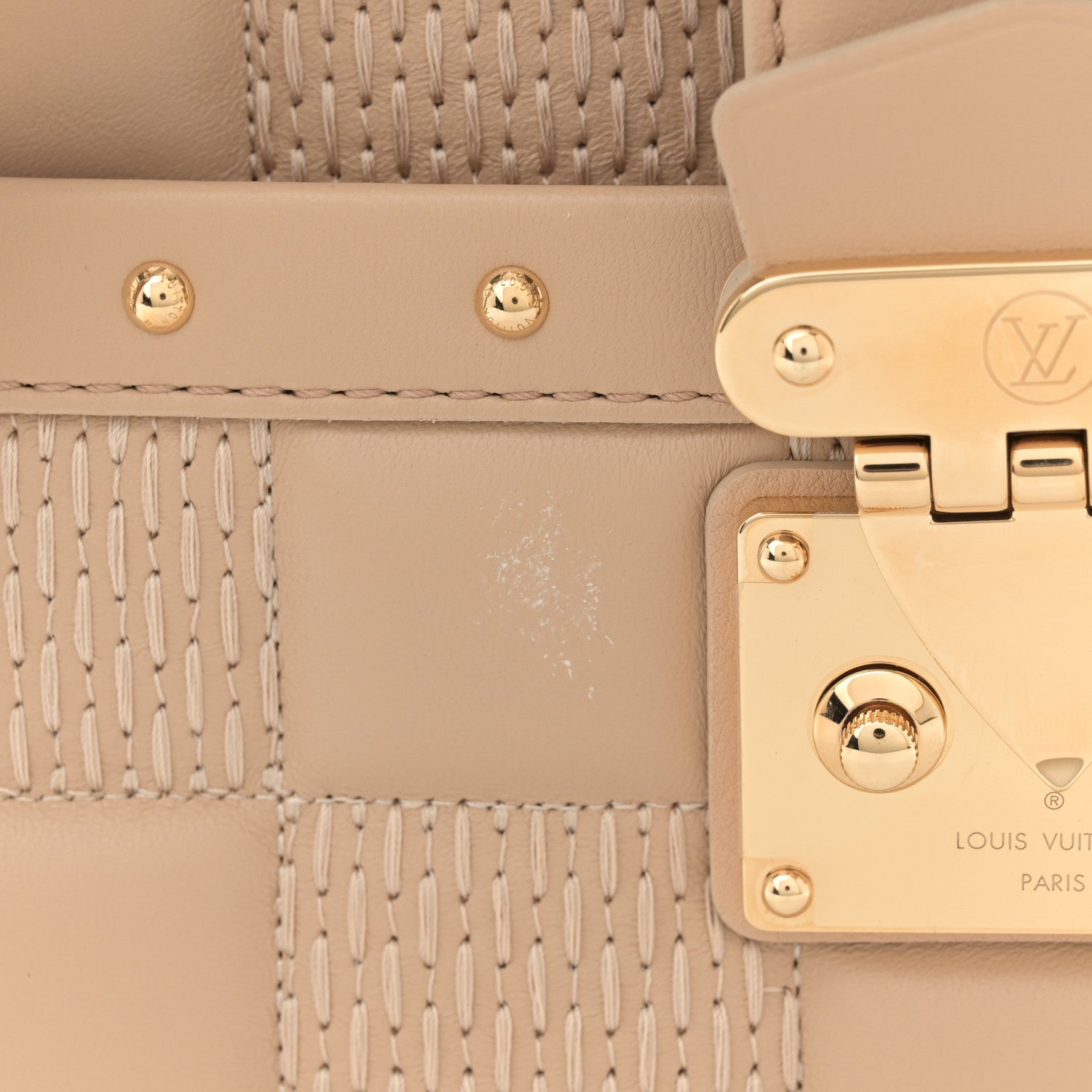 Lambskin Damier Quilt Troca MM Cashmere Beige