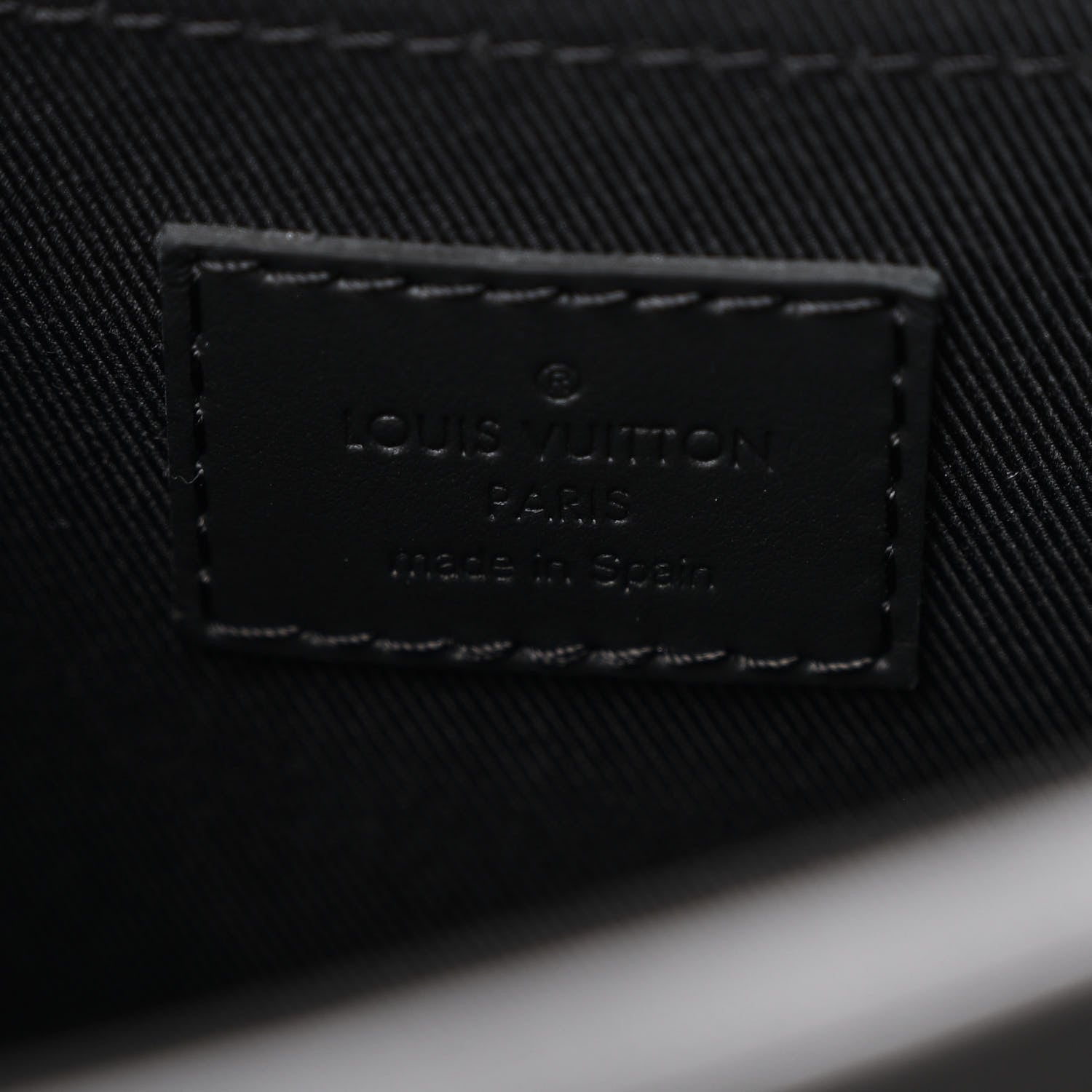 Taurillon Monogram S-Cape Messenger Black