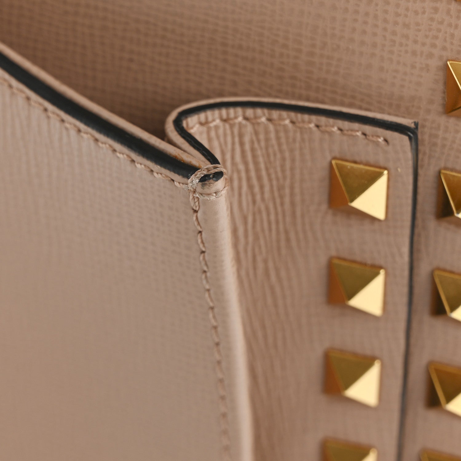 Vitello Small Rockstud Alcove Top-Handle Bag Rose Cannelle