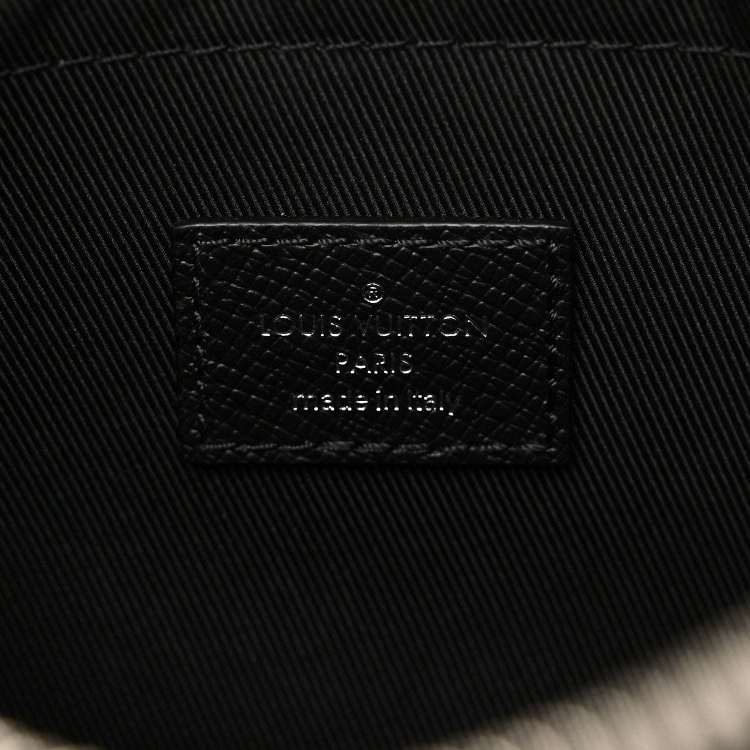 Taiga Monogram Eclipse Outdoor Messenger Black