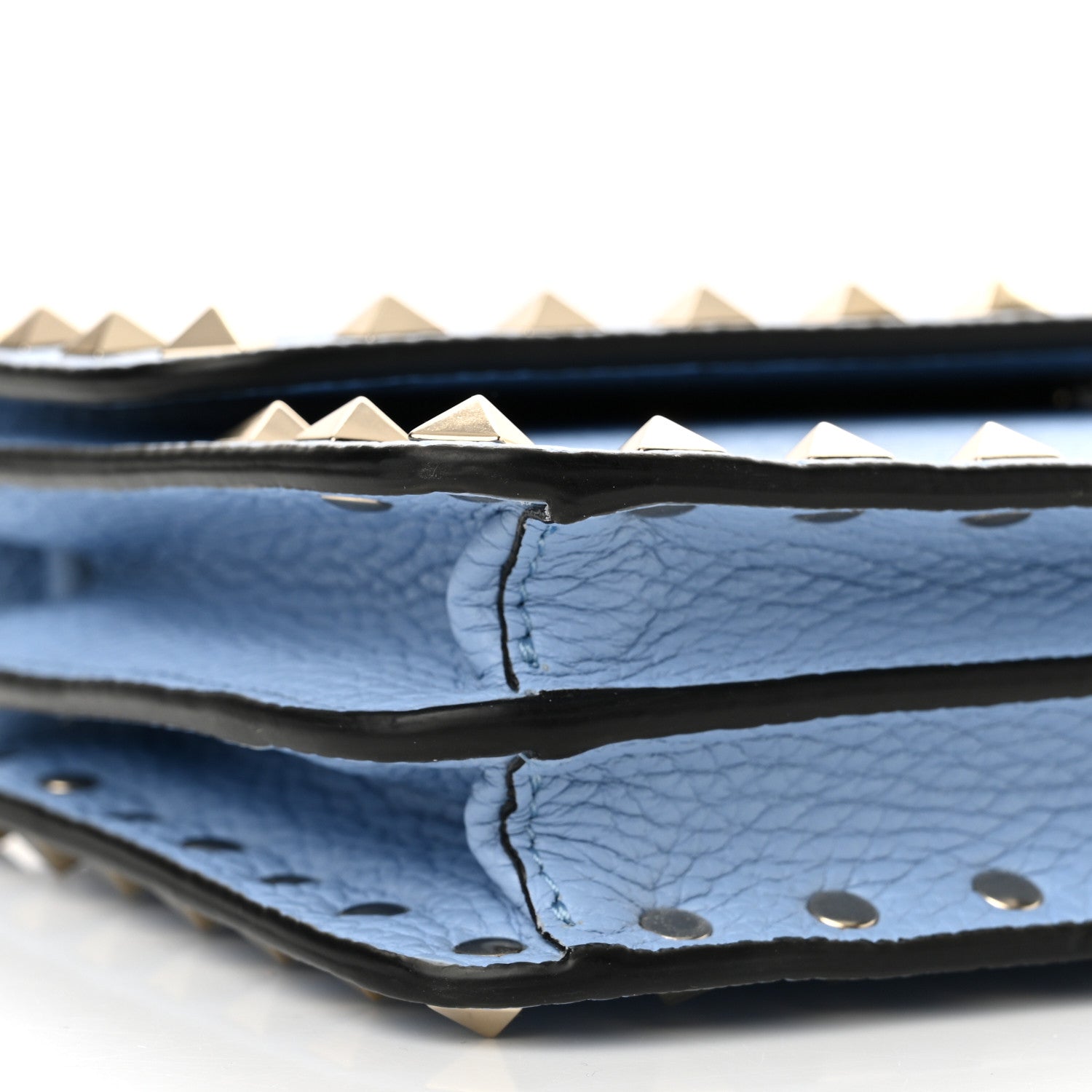 Grainy Calfskin Rockstud Chain Pouch Popeline Blue