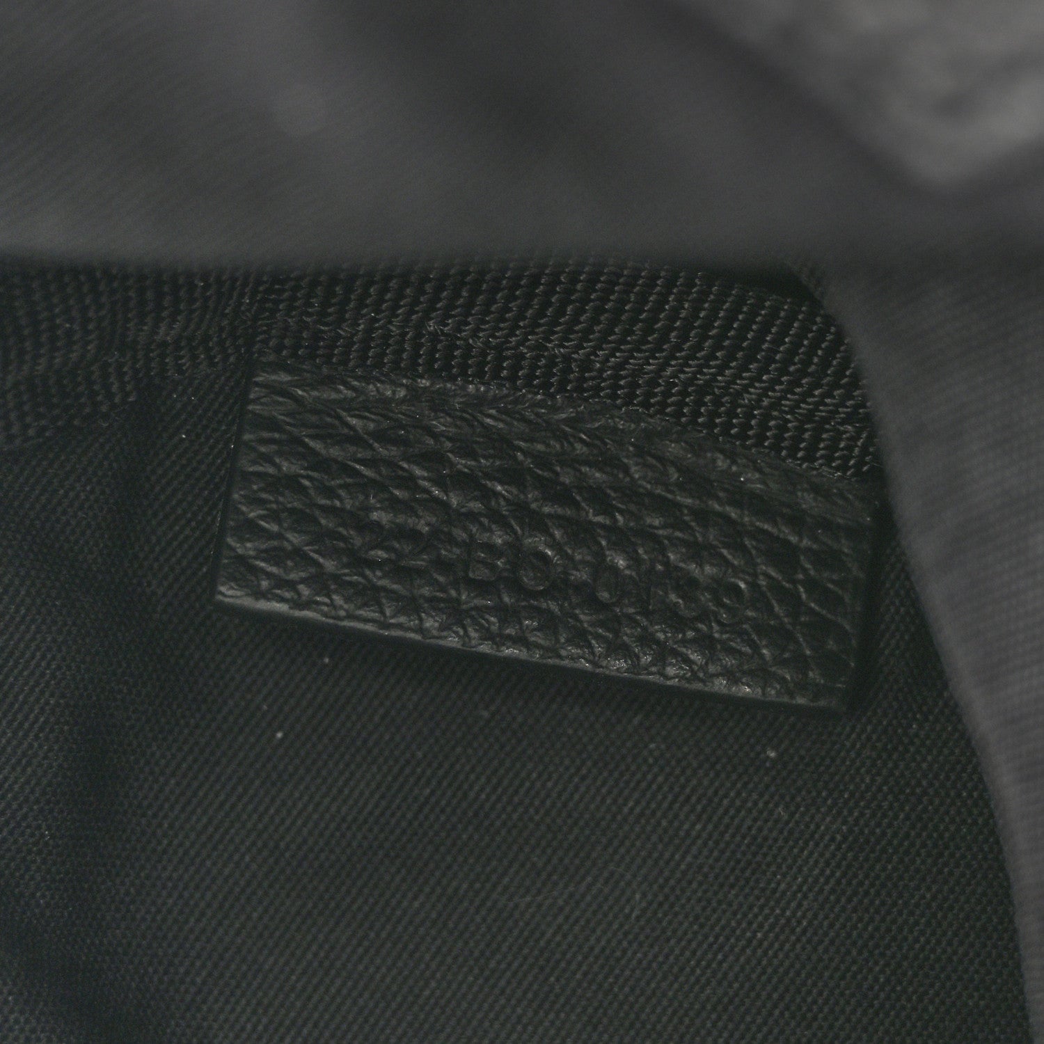 HOMME Grained Calfskin Mens Roller Messenger Black