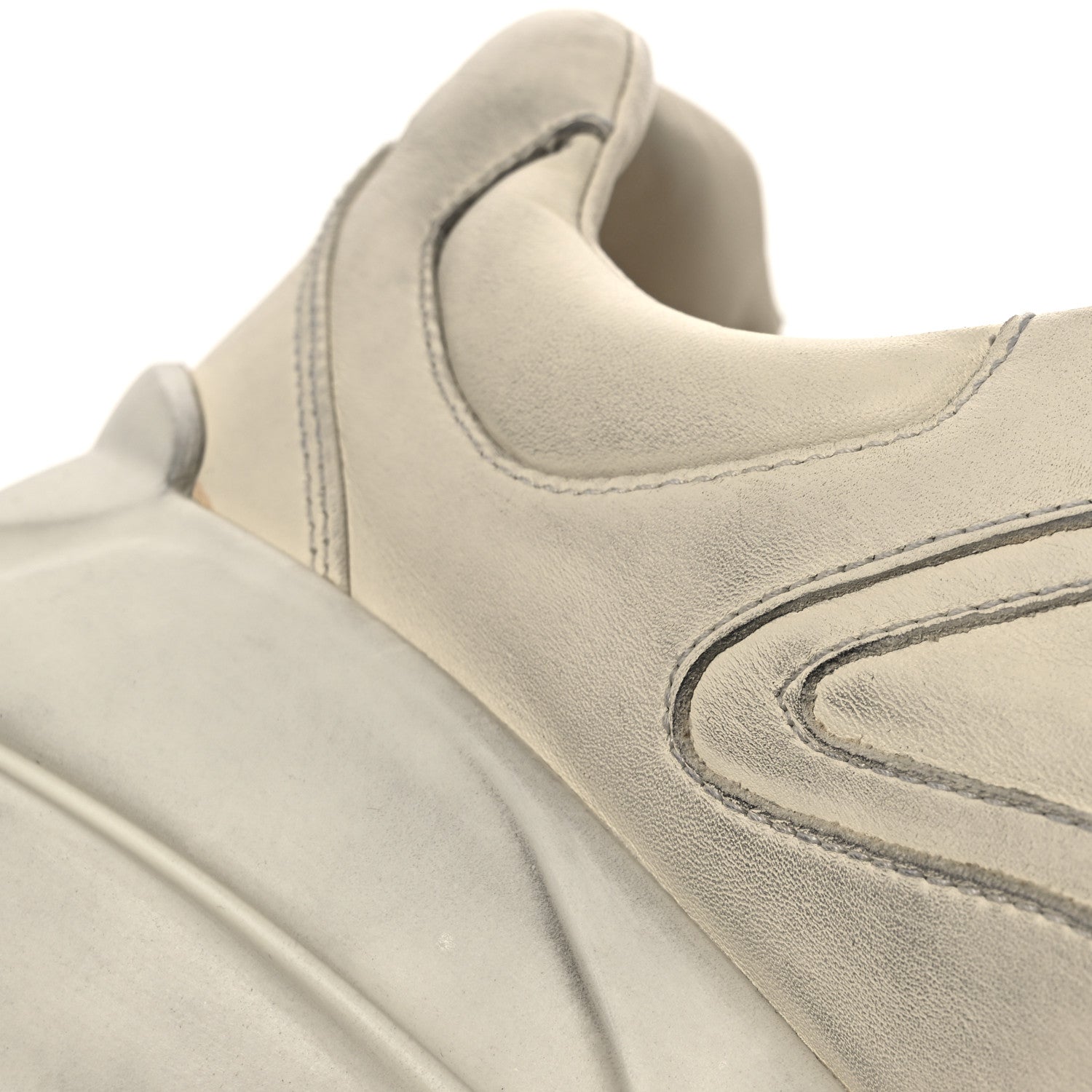 Soft Calfskin Mens Rhyton Sneakers 11.5 Ivory