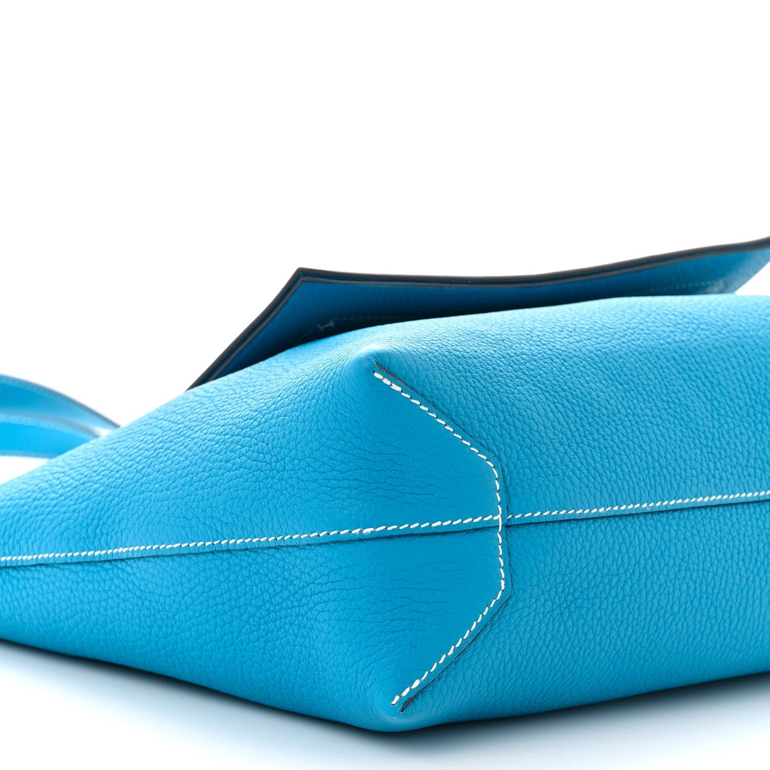 Taurillon Clemence Cabasellier 31 Bleu Frida