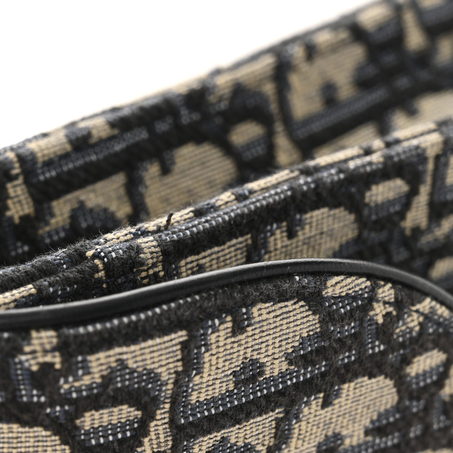 Oblique Saddle Chain Pouch Blue