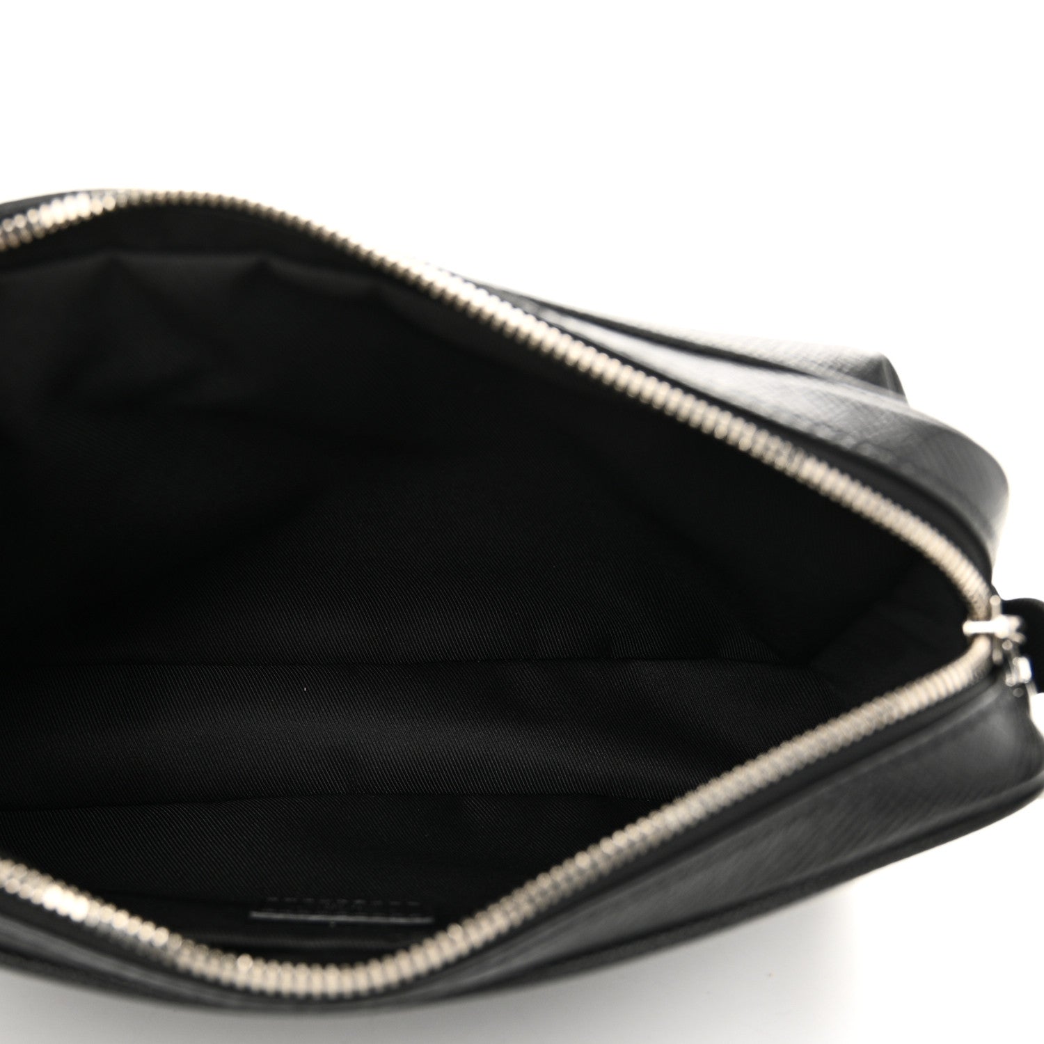 Taiga Monogram Eclipse Outdoor Messenger Black