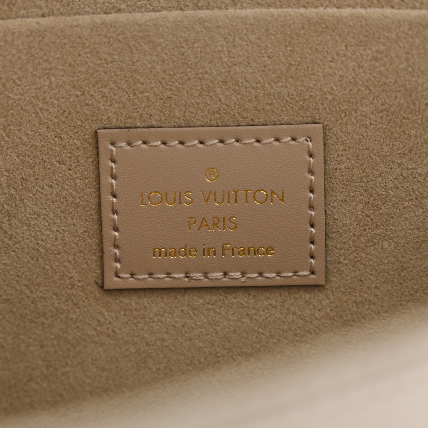 Epi Felicie Pochette Chain Wallet Galet