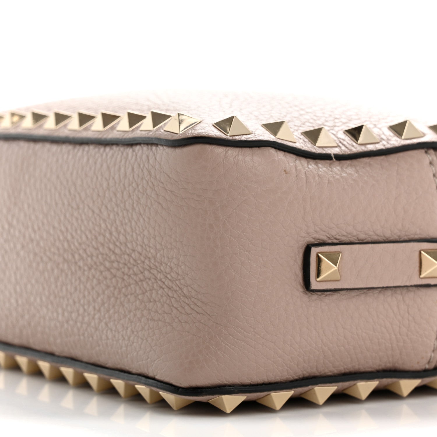 Pebbled Calfskin Rockstud Camera Crossbody Bag Poudre